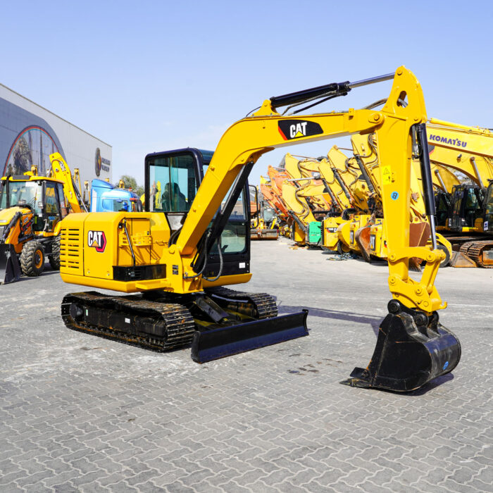 2021 CAT 305.5 E2 Mini Tracked Excavator - Equipment