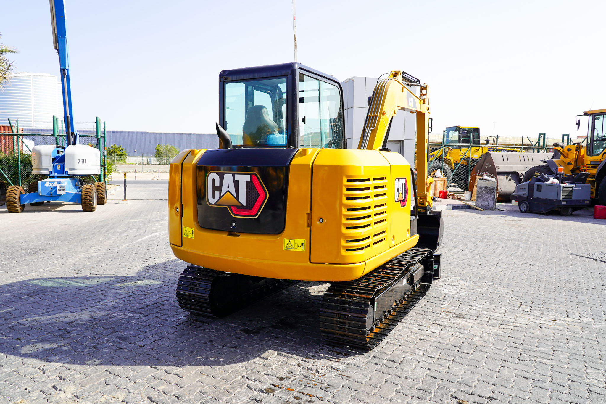 2021 CAT 305.5 E2 Mini Tracked Excavator - Image 6