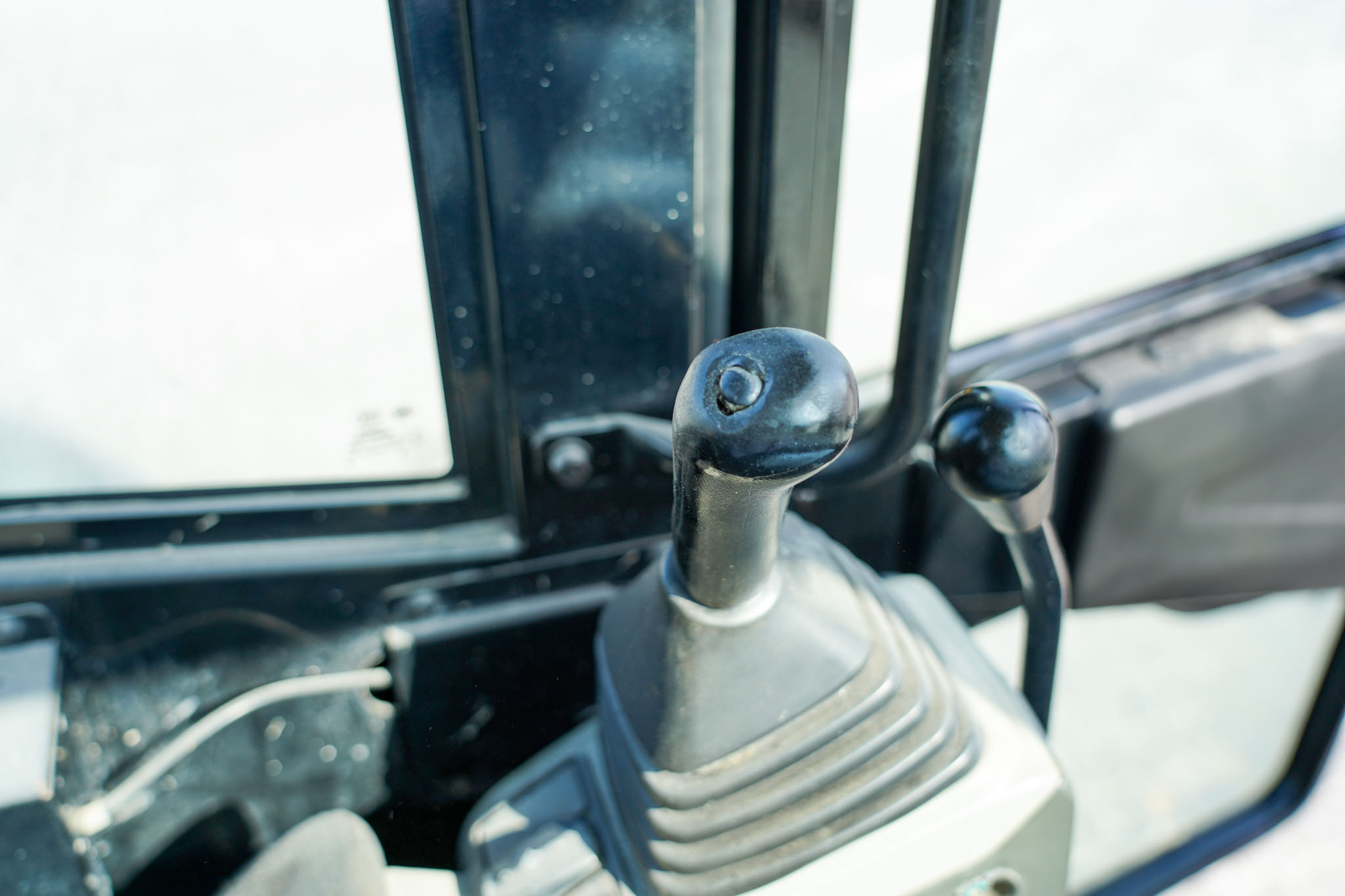 2021 CAT 305.5 E2 Mini Tracked Excavator - Image 20