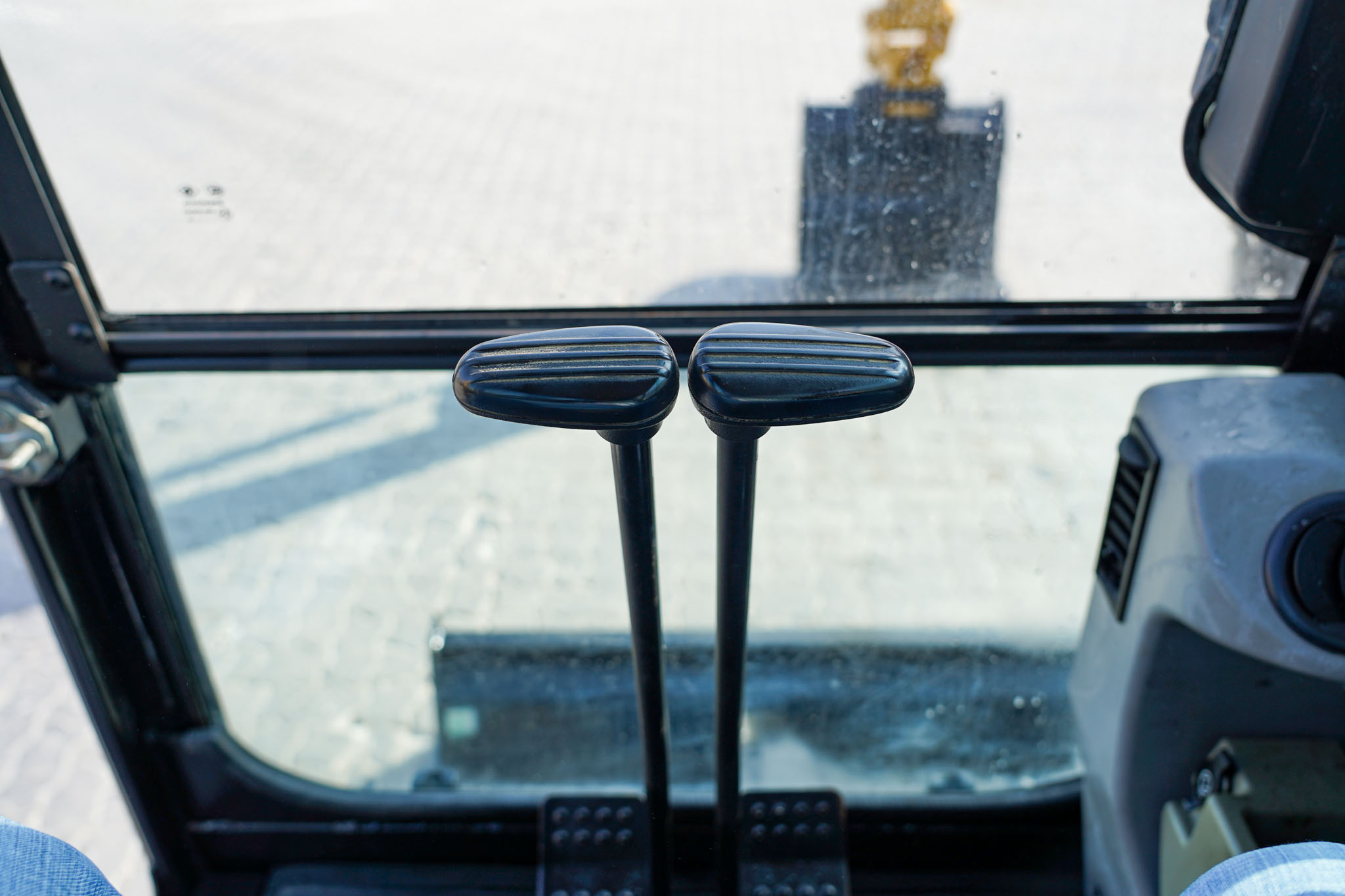 2021 CAT 305.5 E2 Mini Tracked Excavator - Image 21