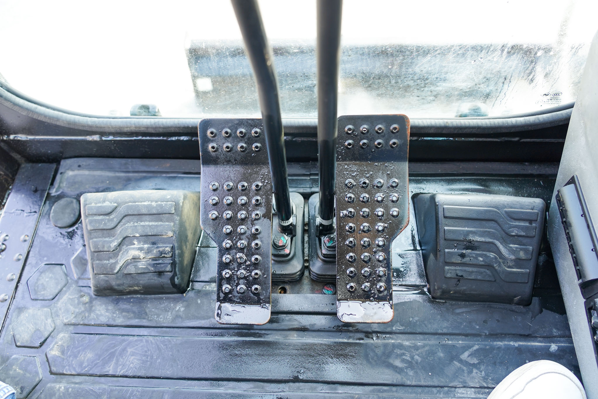 2021 CAT 305.5 E2 Mini Tracked Excavator - Image 22