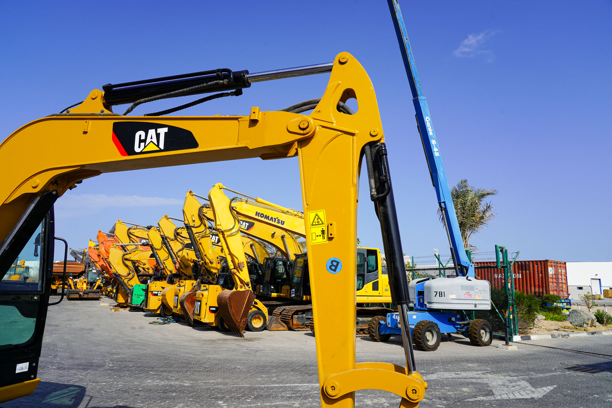 2021 CAT 305.5 E2 Mini Tracked Excavator - Image 10