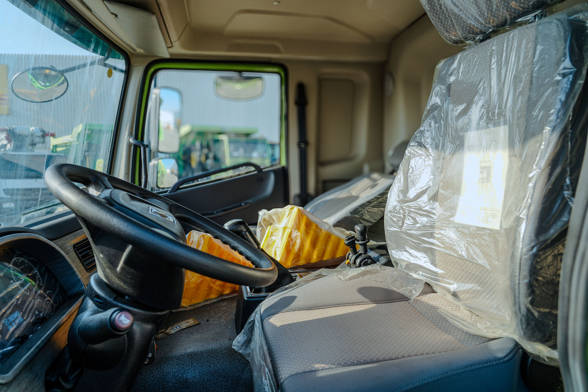 2021 XCMG HANVAN G5 XGA3310D6NEX 8x4 Twin-Steer Sleeper Dump Truck (Unused) - Image 10