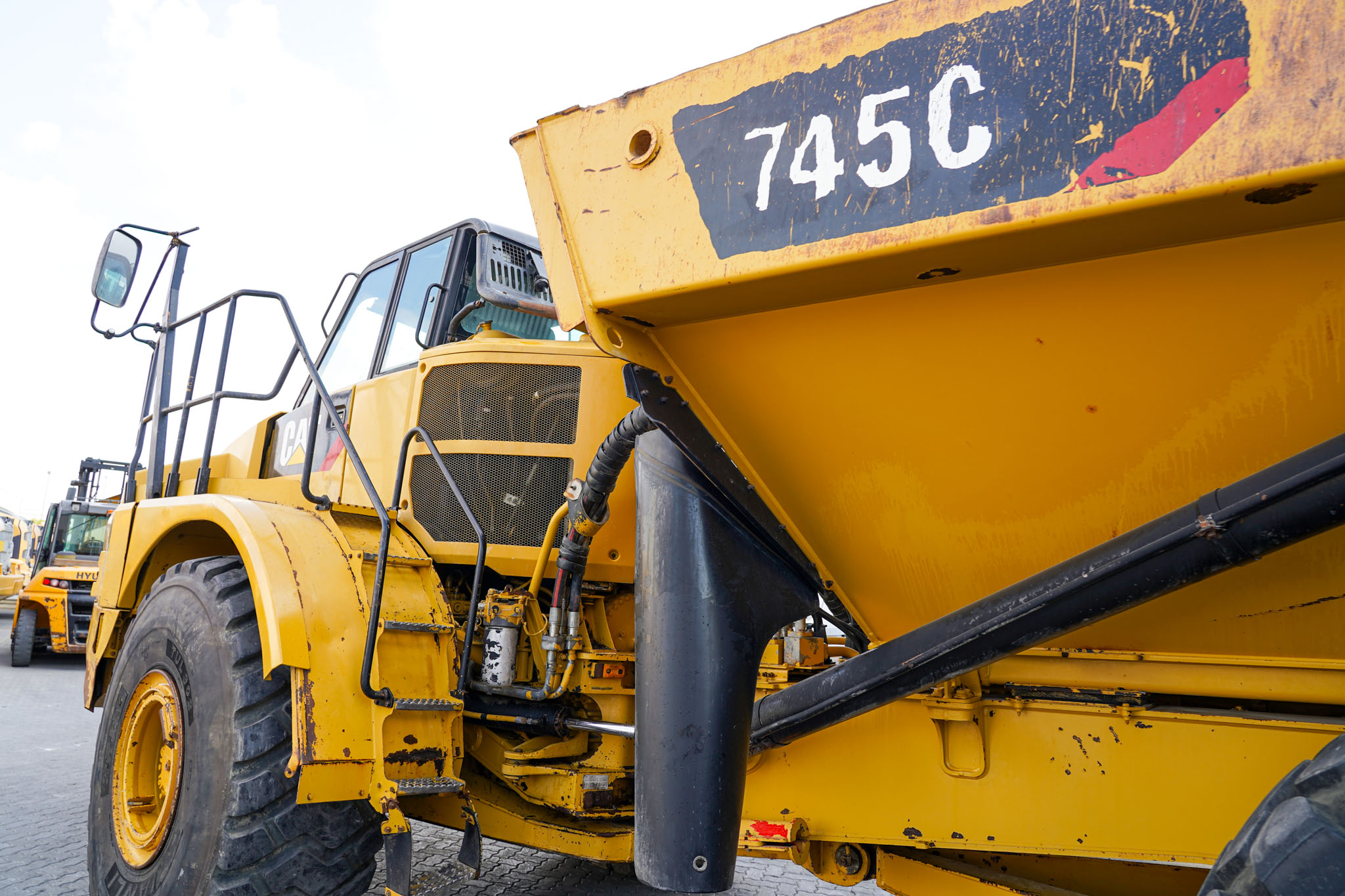 2015 CAT 745C Articulated Dump Truck - Image 14