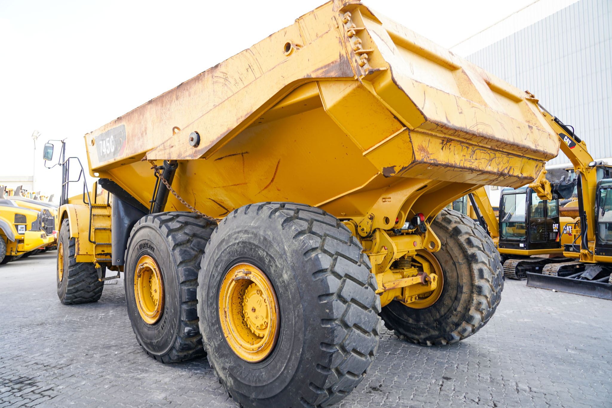 2015 CAT 745C Articulated Dump Truck - Image 9
