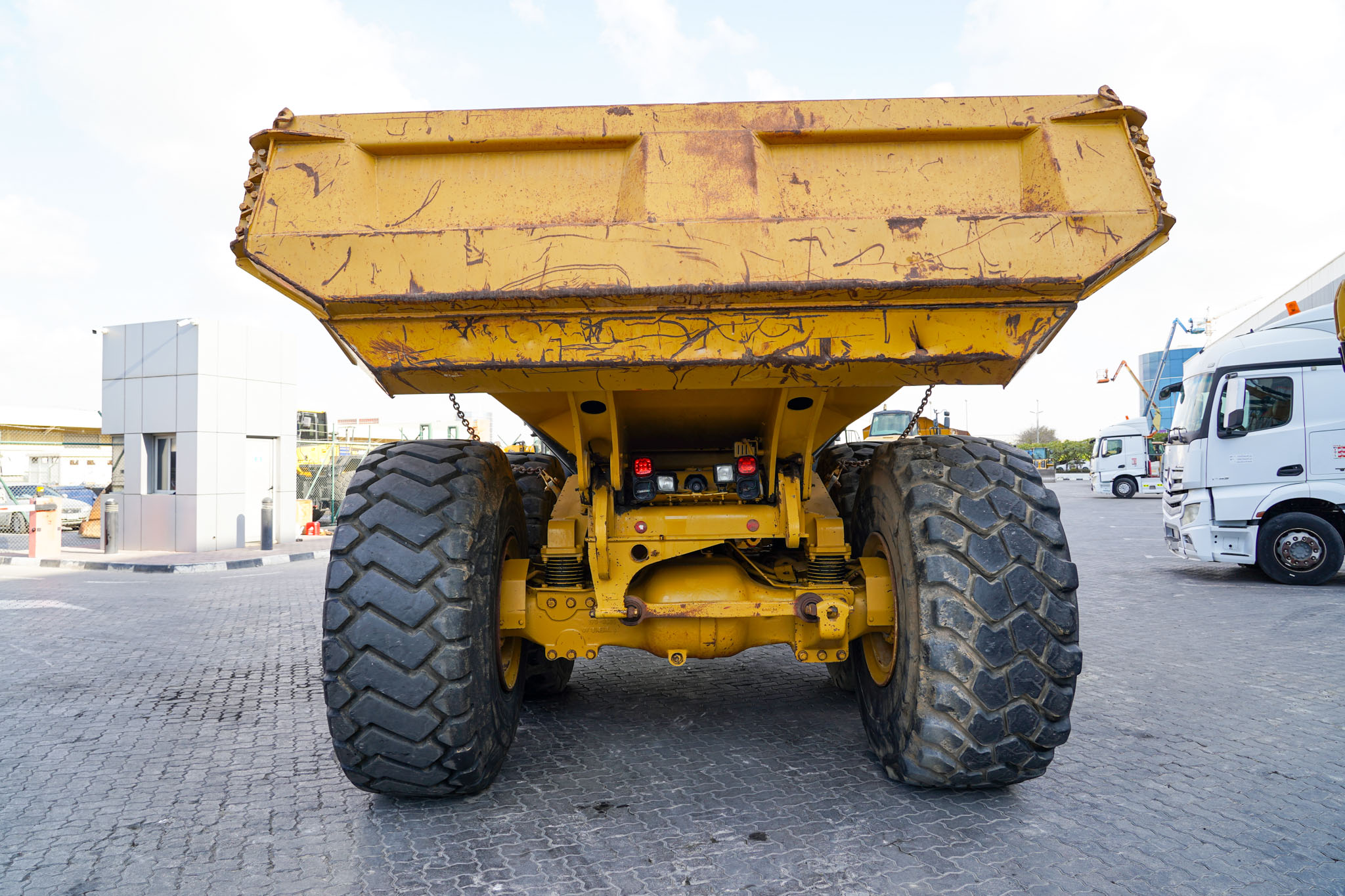 2015 CAT 745C Articulated Dump Truck - Image 10