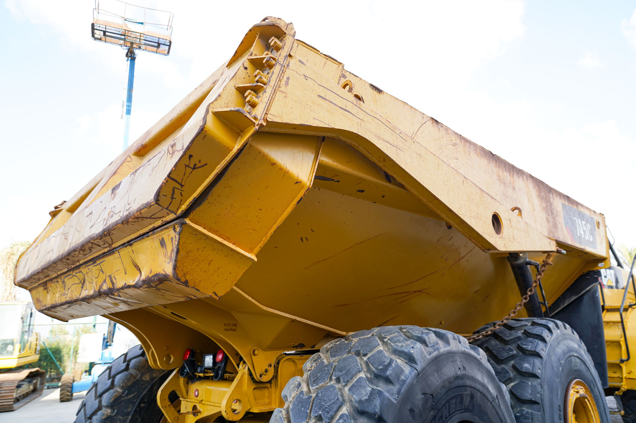 2015 CAT 745C Articulated Dump Truck - Image 11