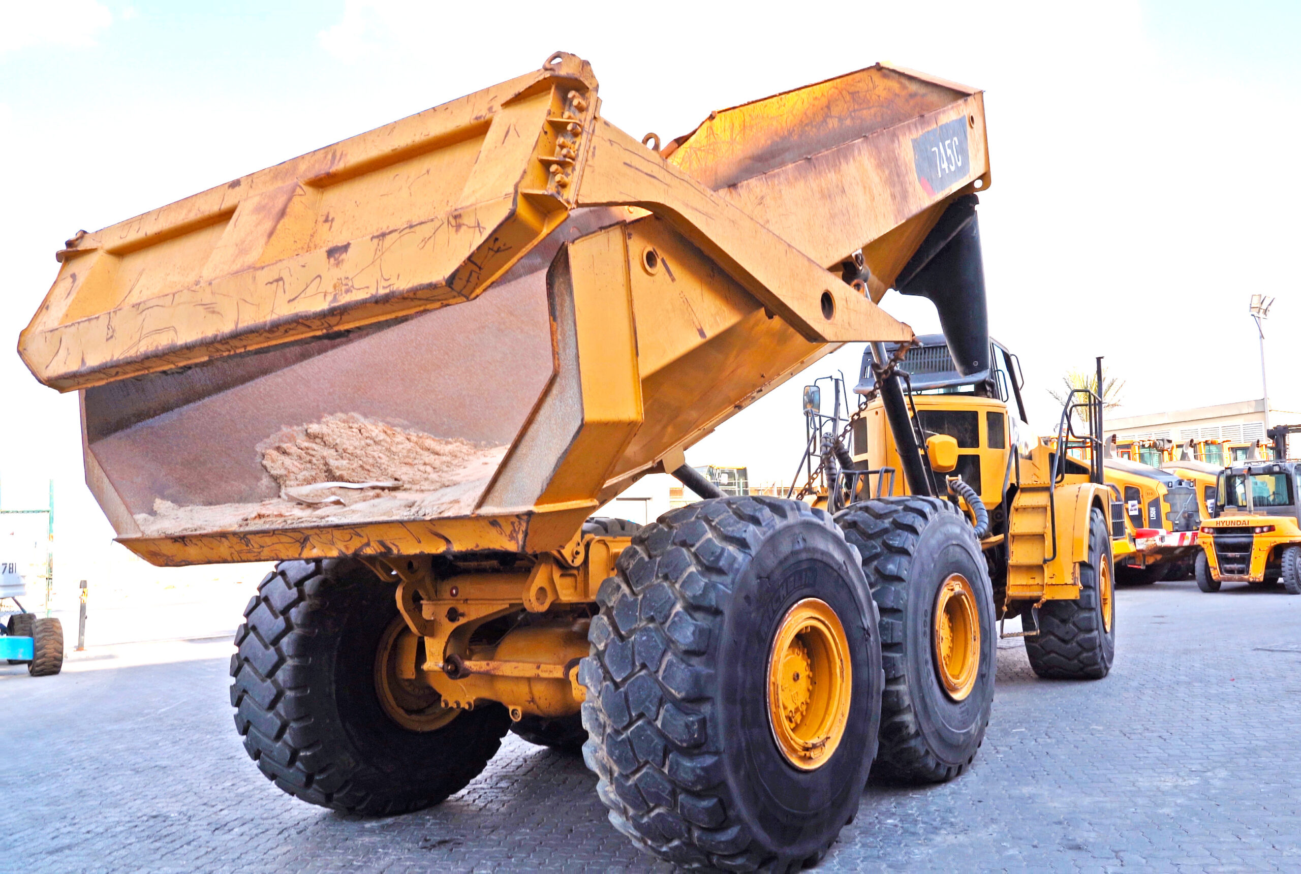 2015 CAT 745C Articulated Dump Truck - Image 8