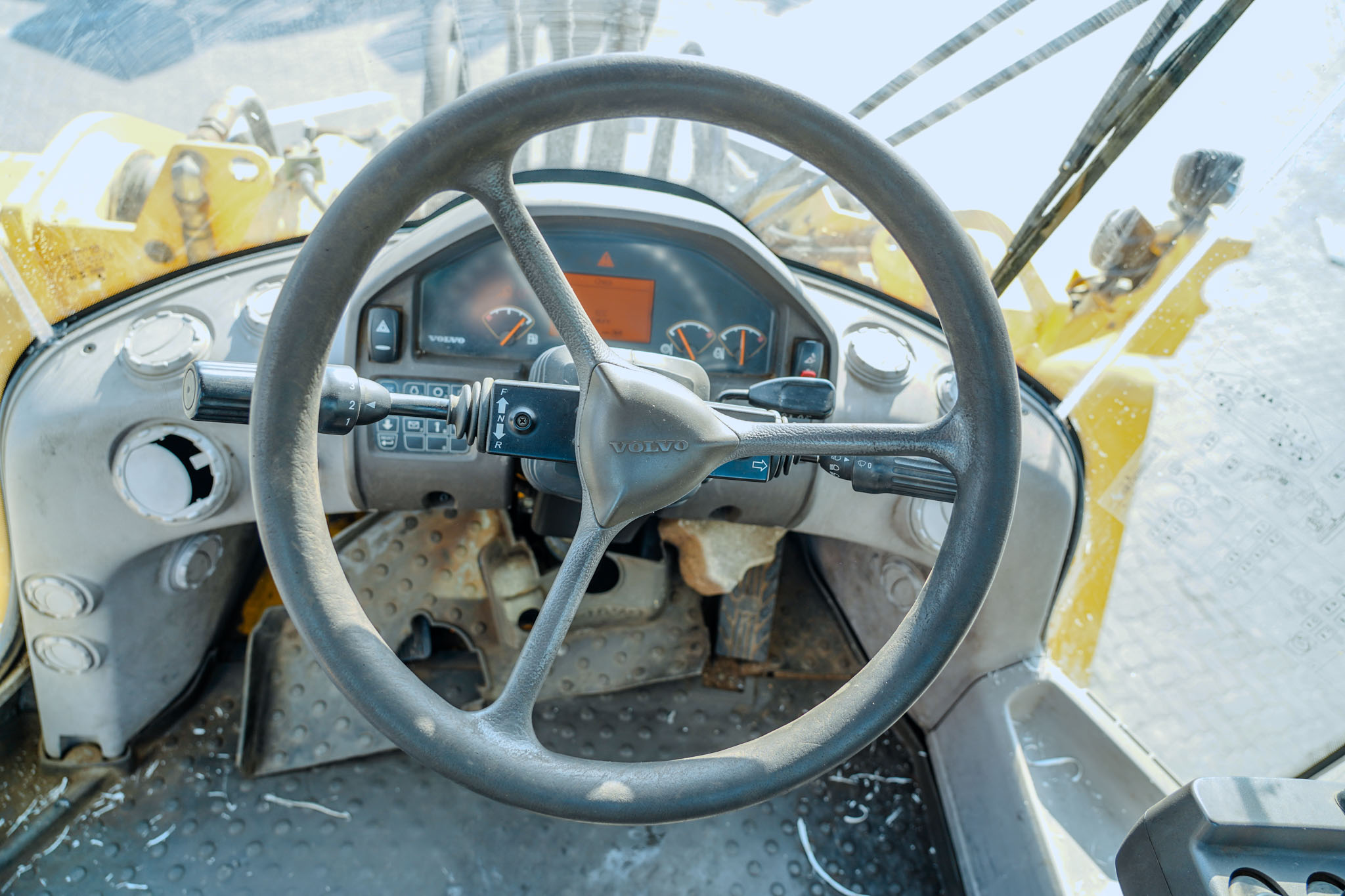 2012 VOLVO L220G Wheel Loader - Image 14