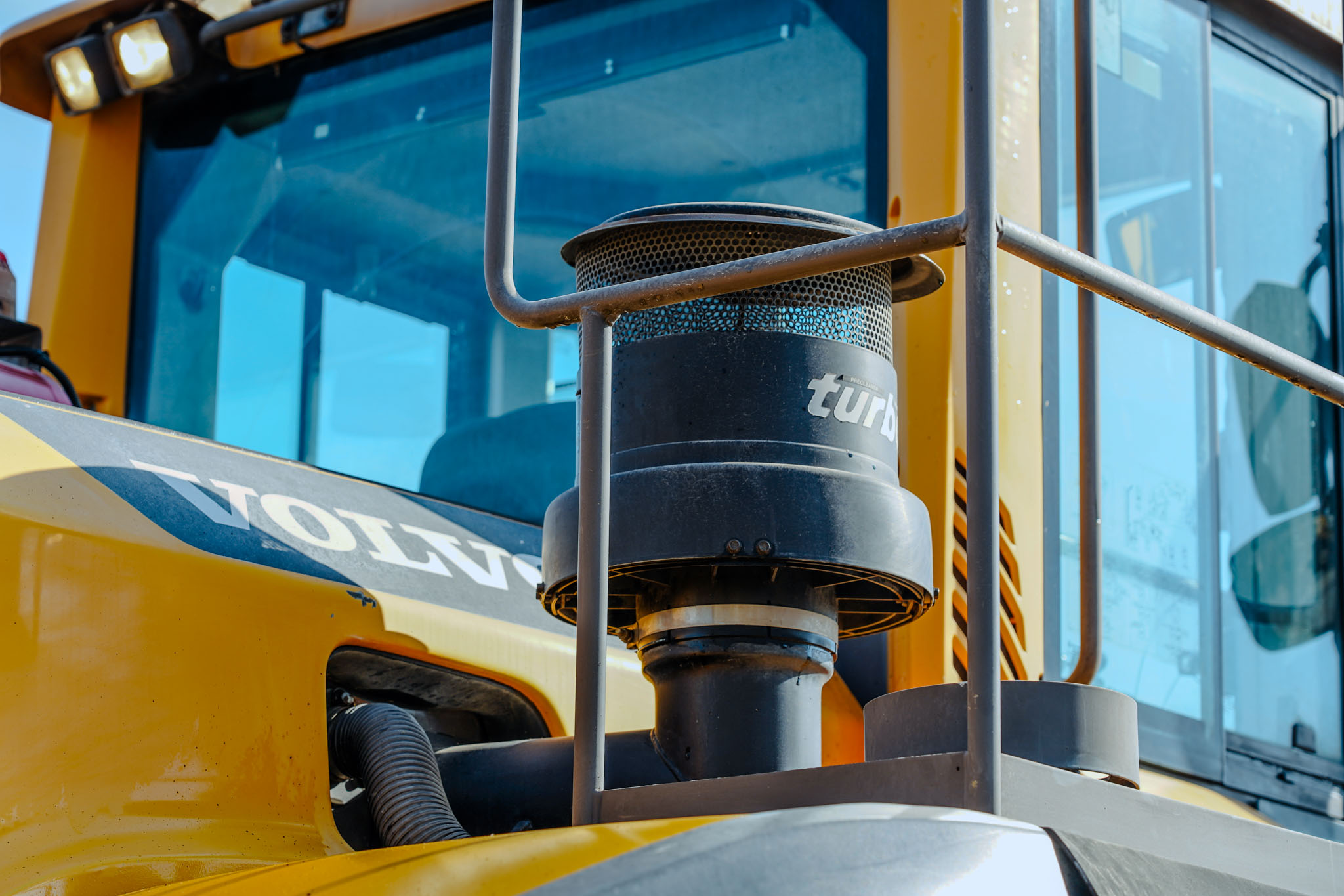 2012 VOLVO L220G Wheel Loader - Image 22