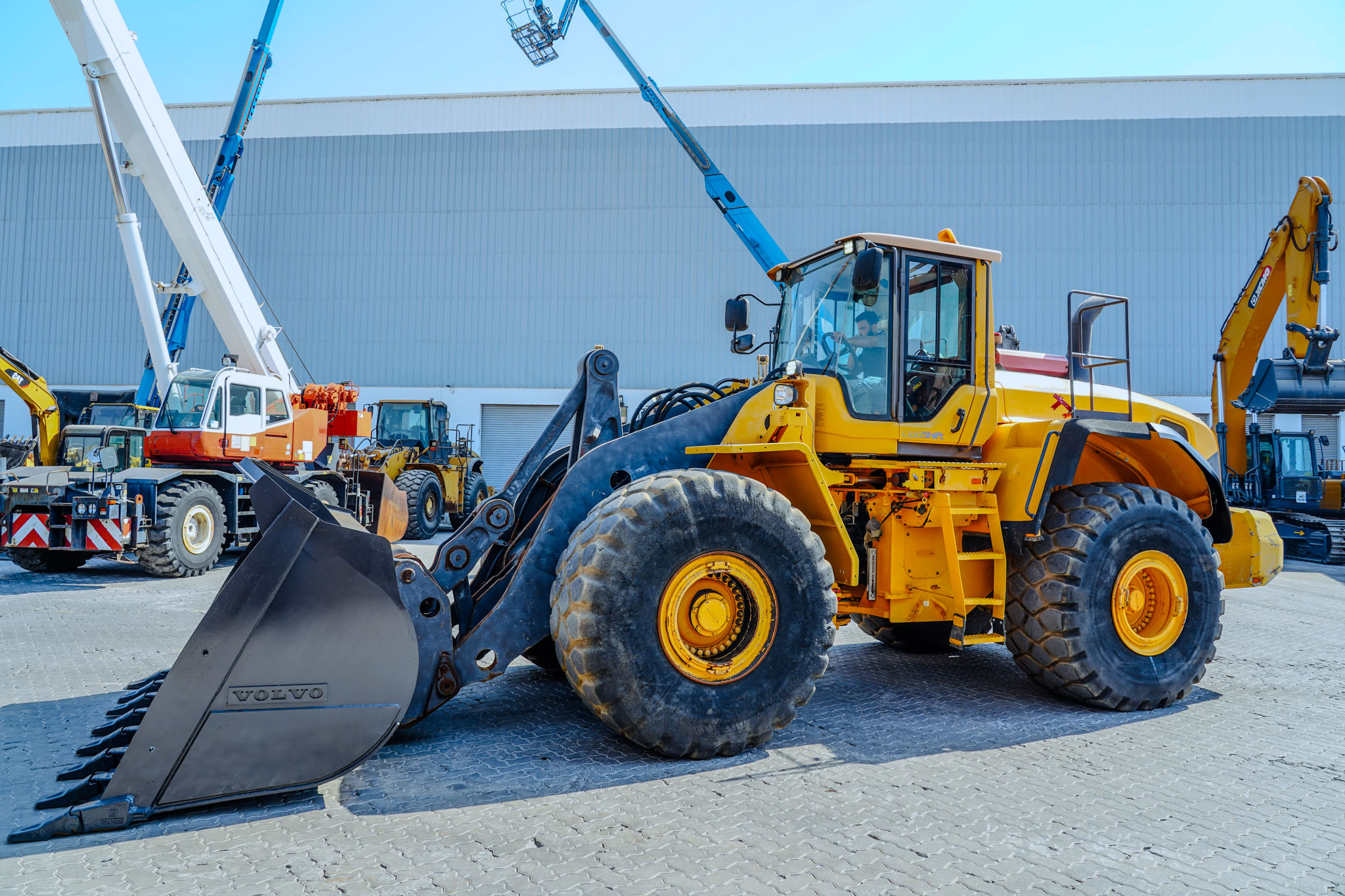2012 VOLVO L220G Wheel Loader - Image 3