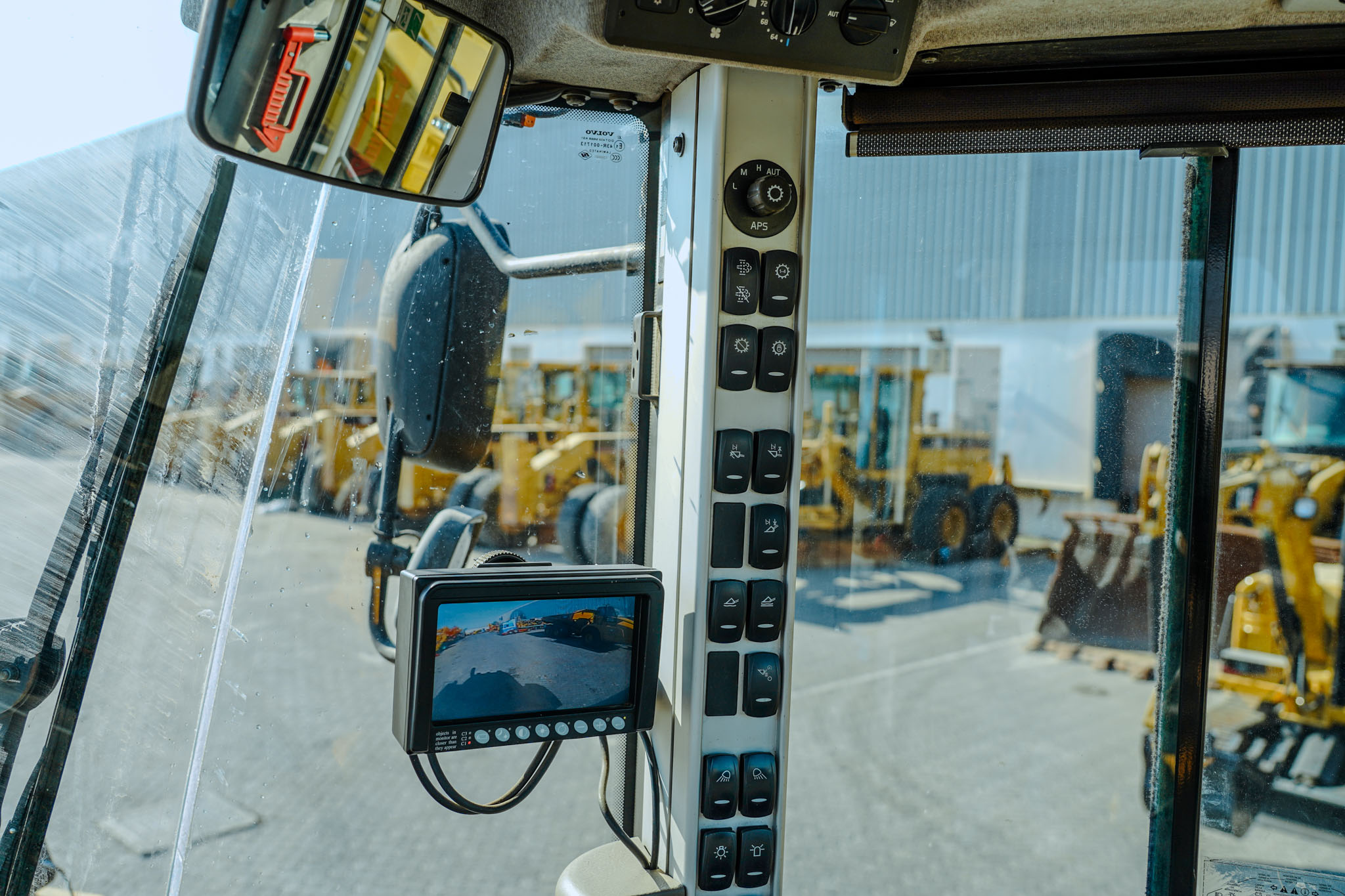2012 VOLVO L220G Wheel Loader - Image 11