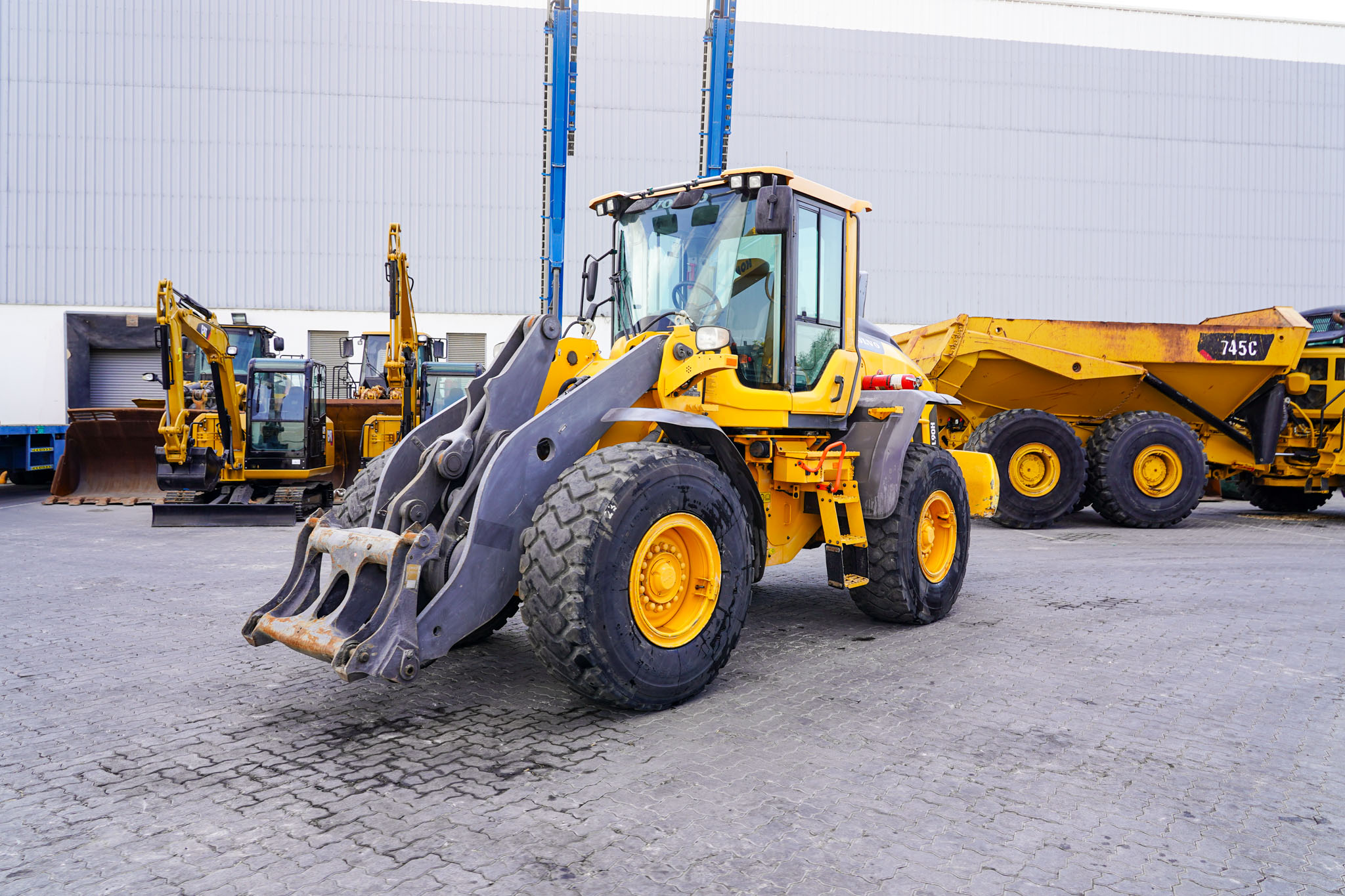 2016 VOLVO L90H WHEEL LOADER - Image 2