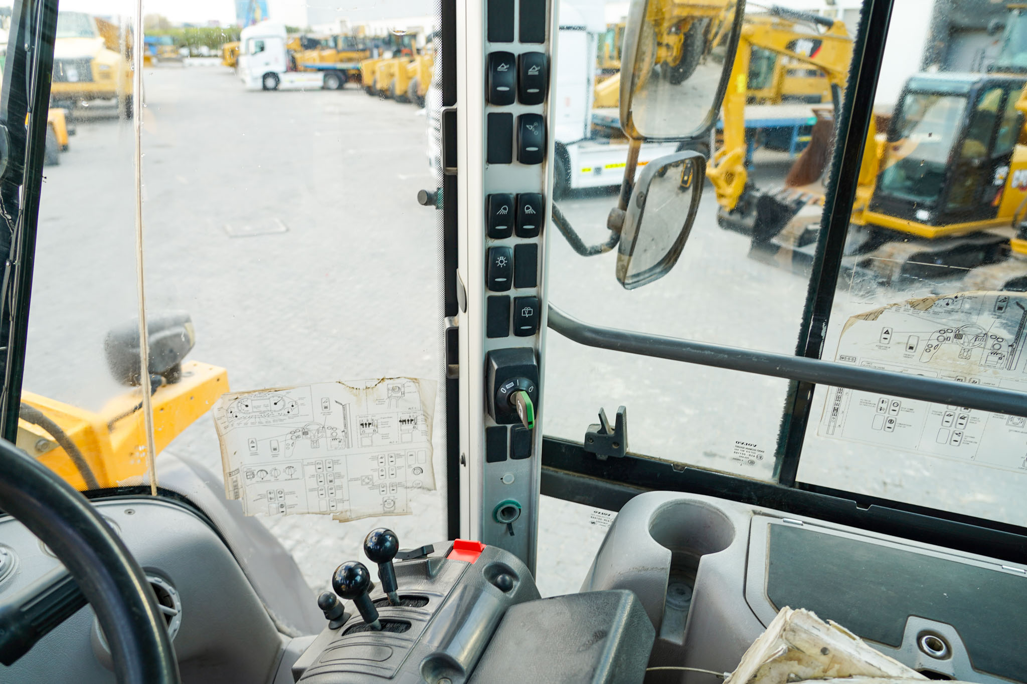 2016 VOLVO L90H WHEEL LOADER - Image 28