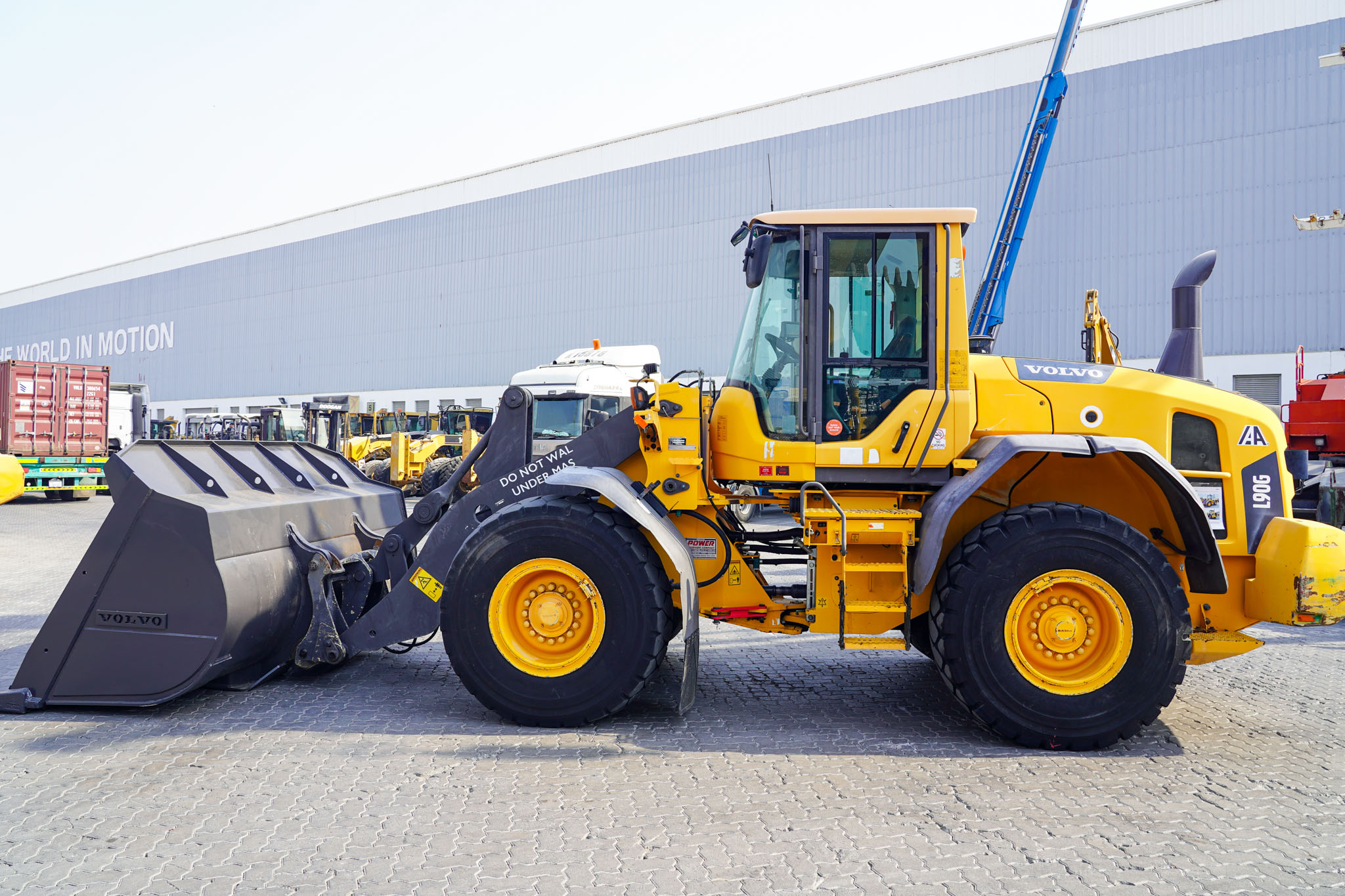 2012 VOLVO L90G Wheel Loader - Image 4
