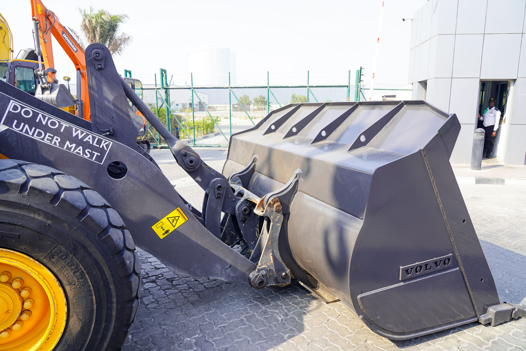 2012 VOLVO L90G Wheel Loader - Image 9