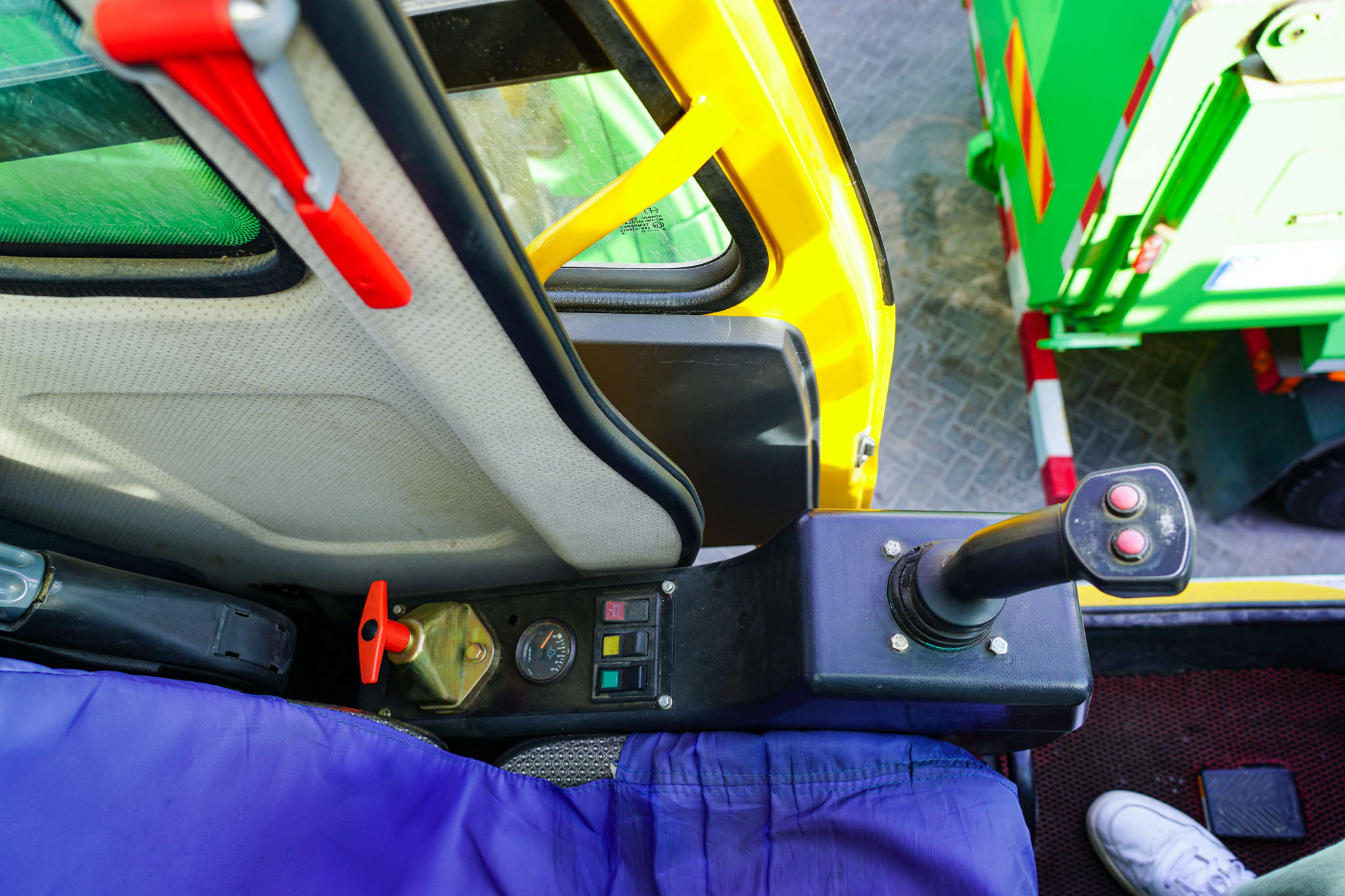 2020 XCMG QAY160 160 ton 12x6x10 All Terrain Crane - Image 41