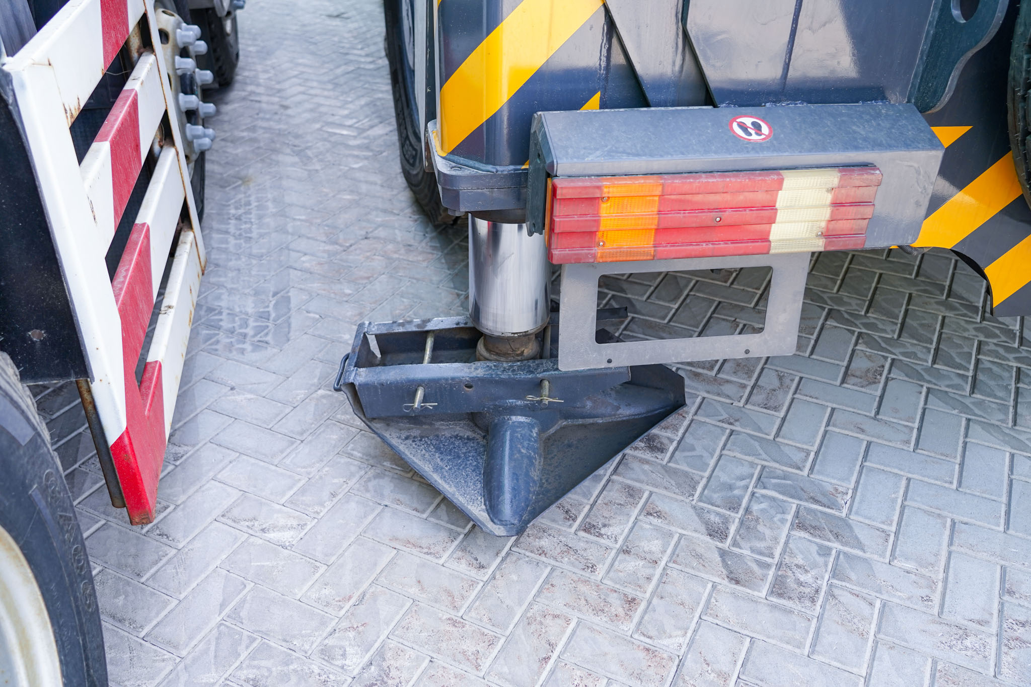 2020 XCMG QAY160 160 ton 12x6x10 All Terrain Crane - Image 14