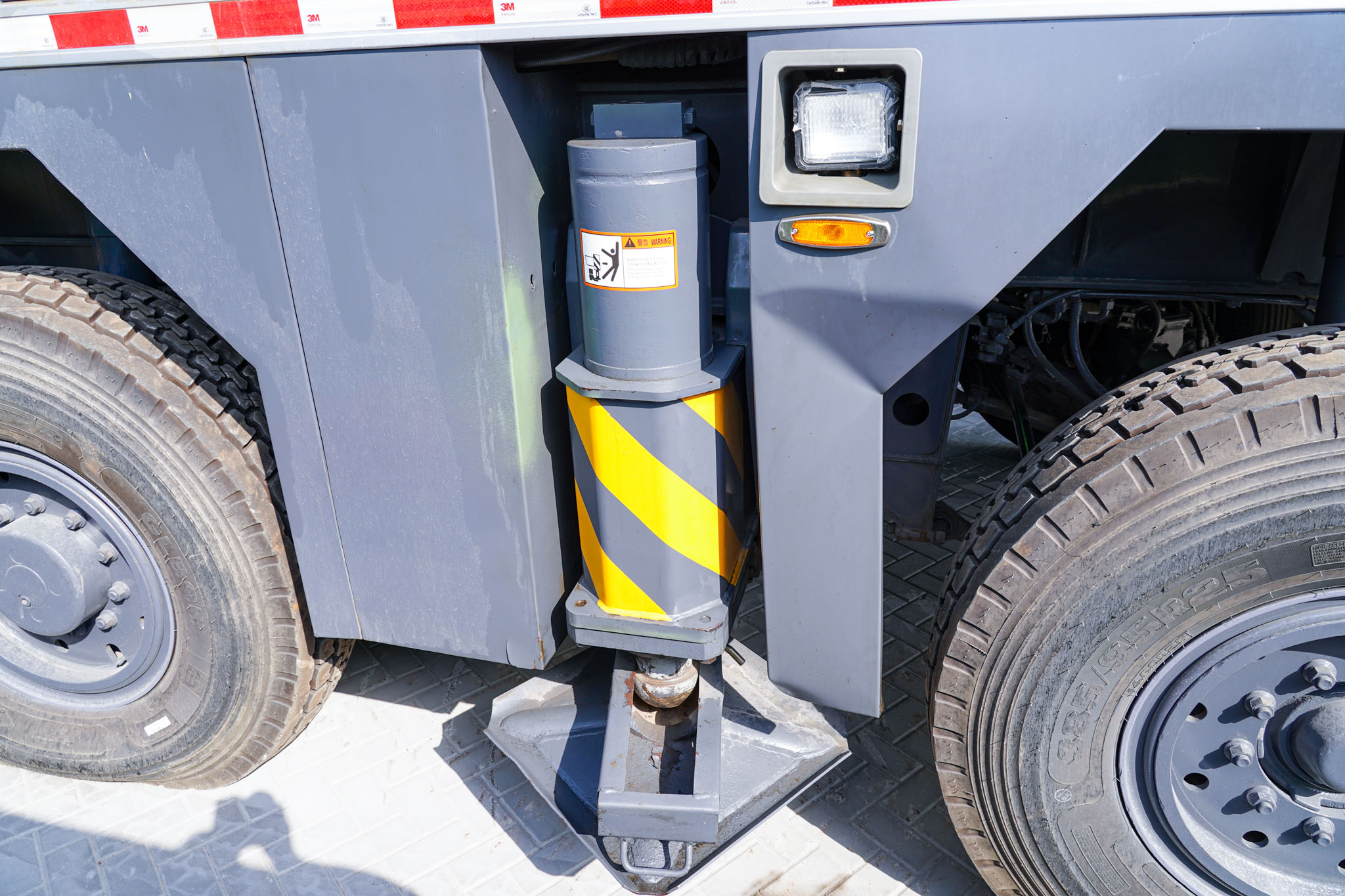 2020 XCMG QAY160 160 ton 12x6x10 All Terrain Crane - Image 26