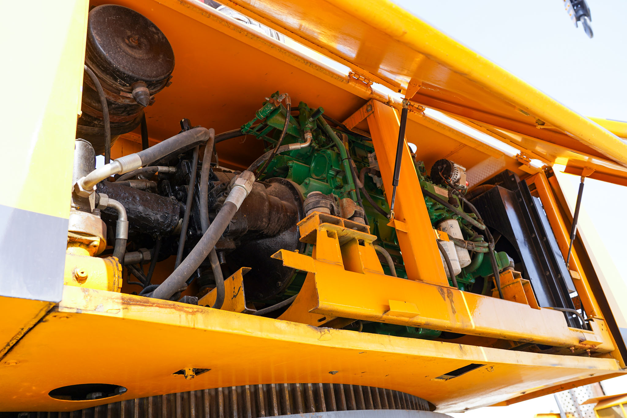 2020 XCMG QAY160 160 ton 12x6x10 All Terrain Crane - Image 21