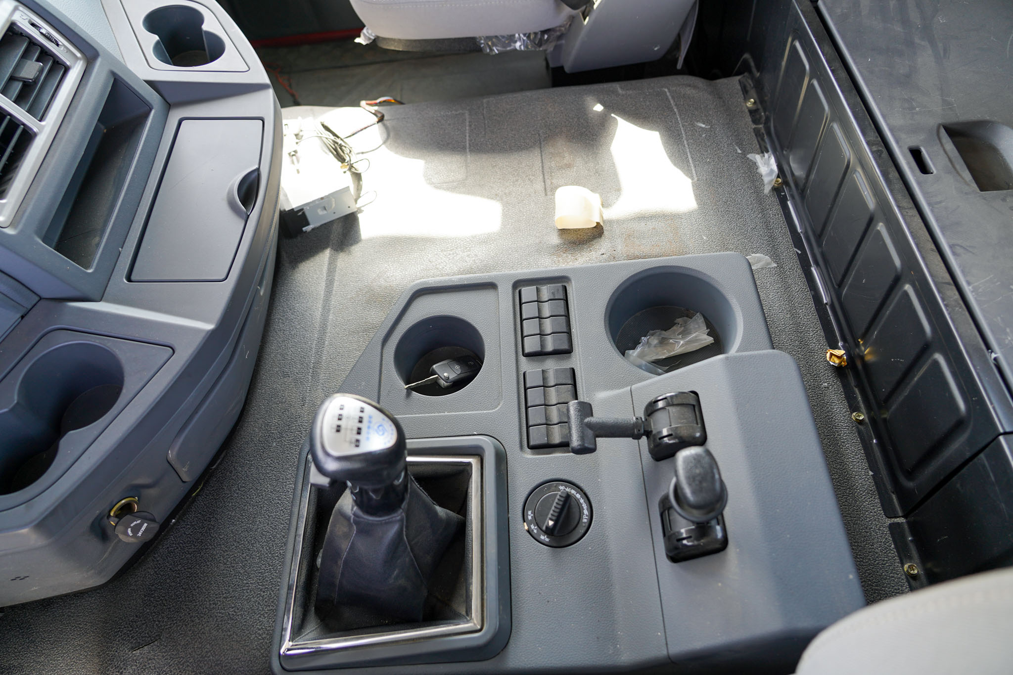 2021 XCMG Hanvan NXG4250D5WB 6x2 Twin Steer Sleeper Truck Head (Unused) - Image 26