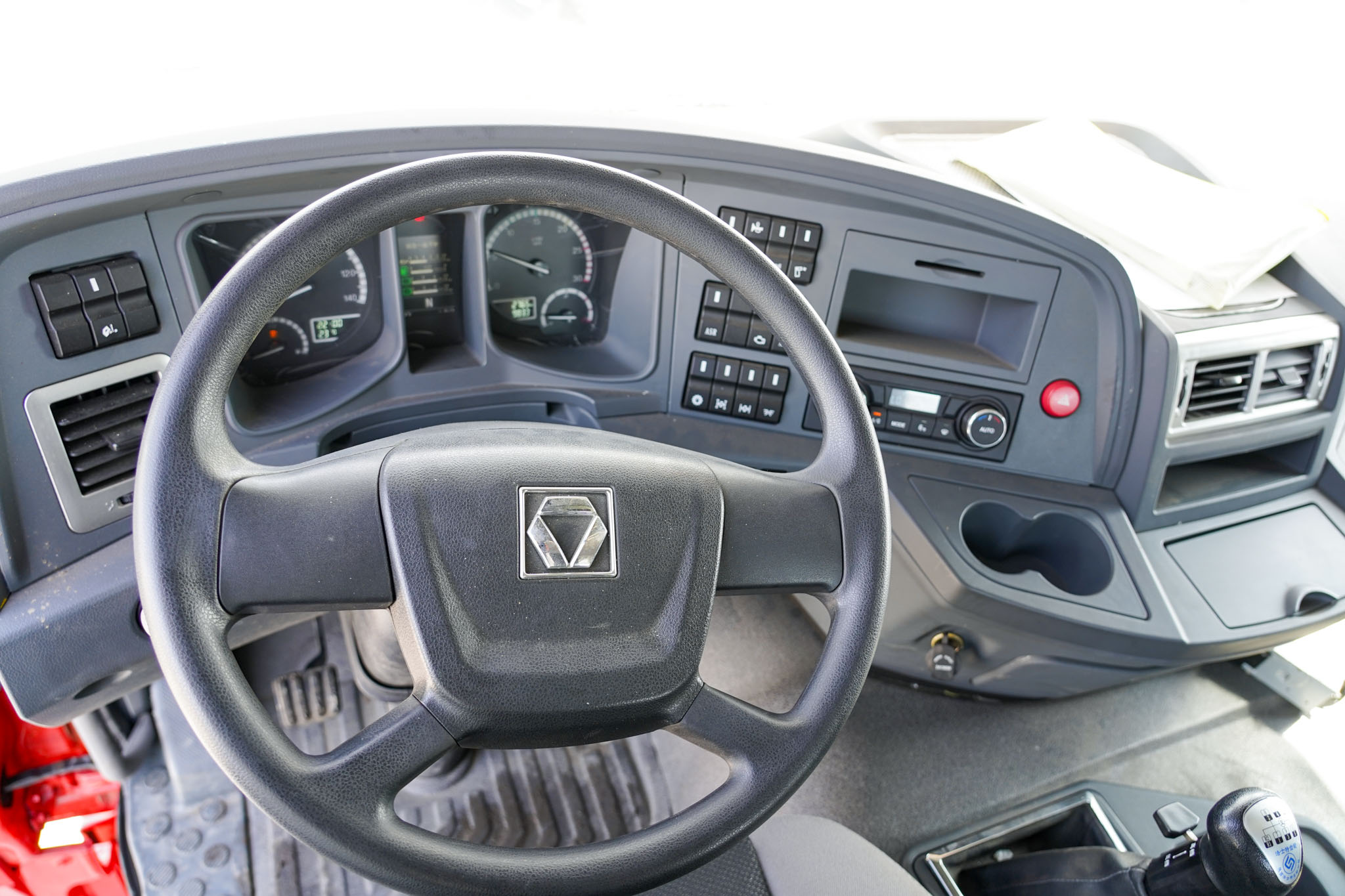 2021 XCMG Hanvan NXG4250D5WB 6x2 Twin Steer Sleeper Truck Head (Unused) - Image 21