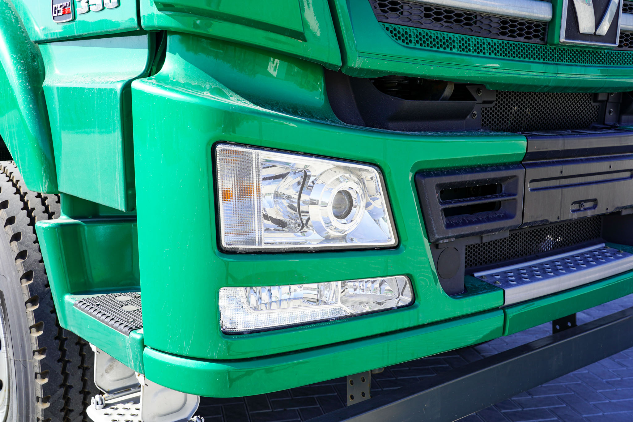 2023 XCMG Hanvan XGA3310D6NEX 8x4 Twin-Steer Sleeper Tipper Truck (Unused) - Image 10