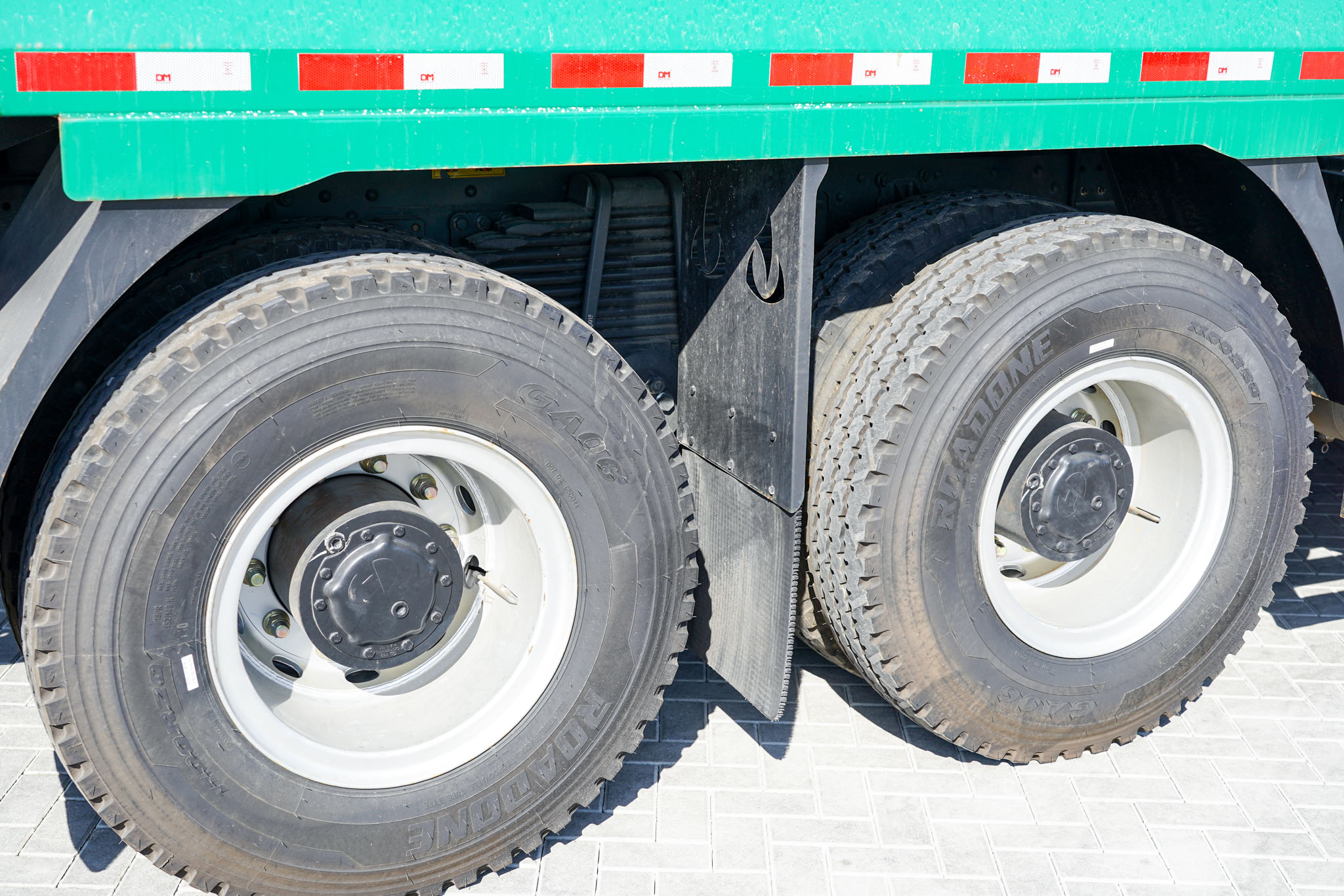 2023 XCMG Hanvan XGA3310D6NEX 8x4 Twin-Steer Sleeper Tipper Truck (Unused) - Image 16