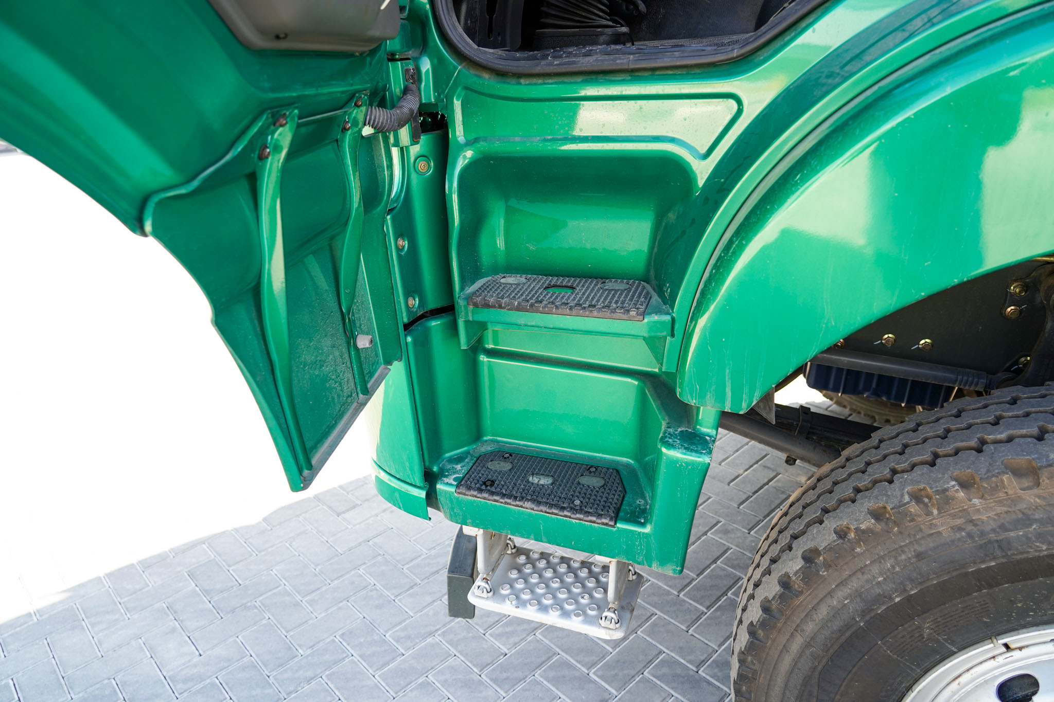 2023 XCMG Hanvan XGA3310D6NEX 8x4 Twin-Steer Sleeper Tipper Truck (Unused) - Image 27