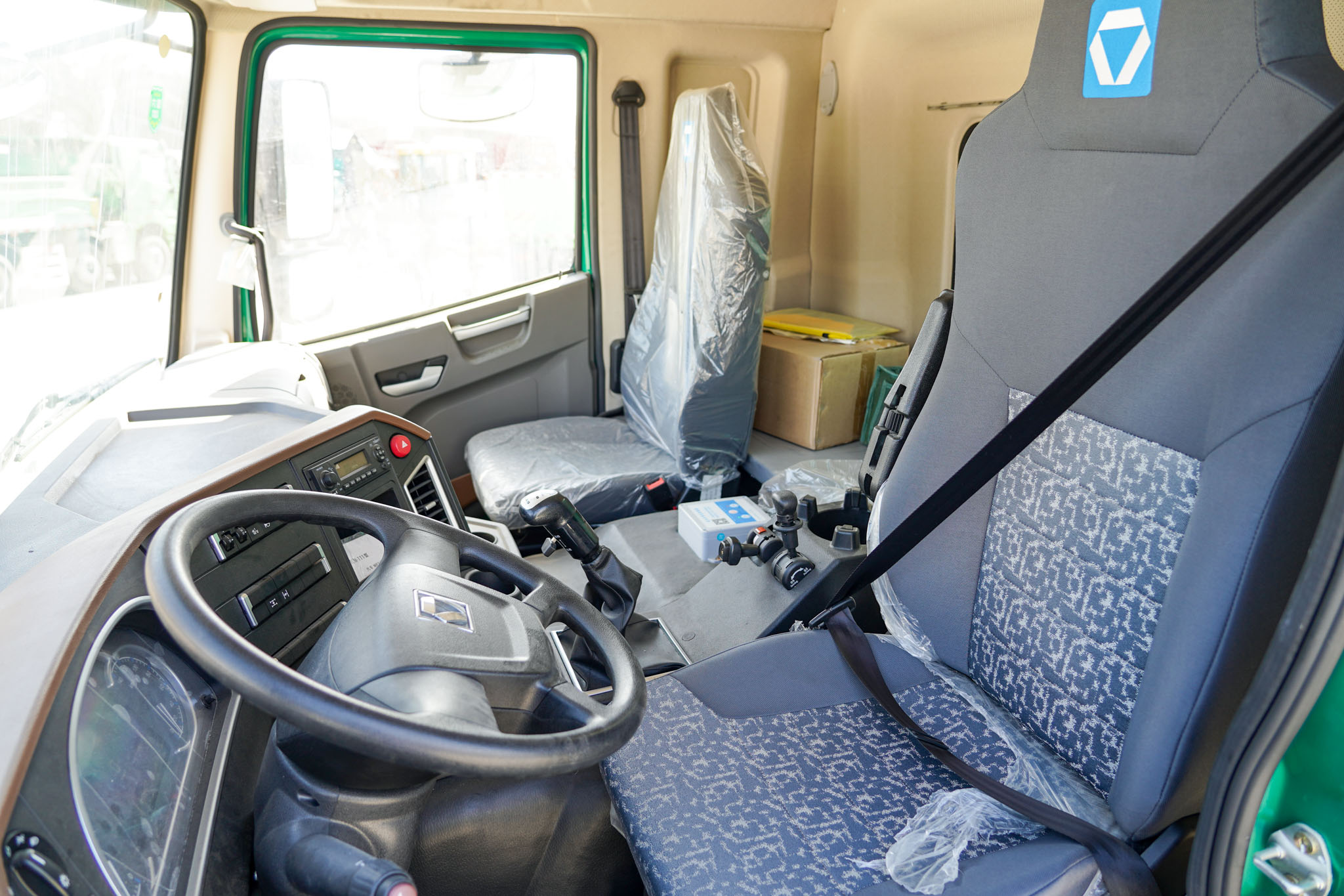 2023 XCMG Hanvan XGA3310D6NEX 8x4 Twin-Steer Sleeper Tipper Truck (Unused) - Image 30