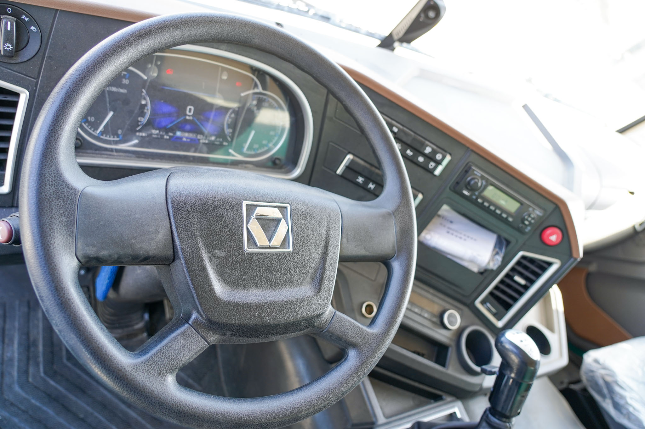 2023 XCMG Hanvan XGA3310D6NEX 8x4 Twin-Steer Sleeper Tipper Truck (Unused) - Image 35