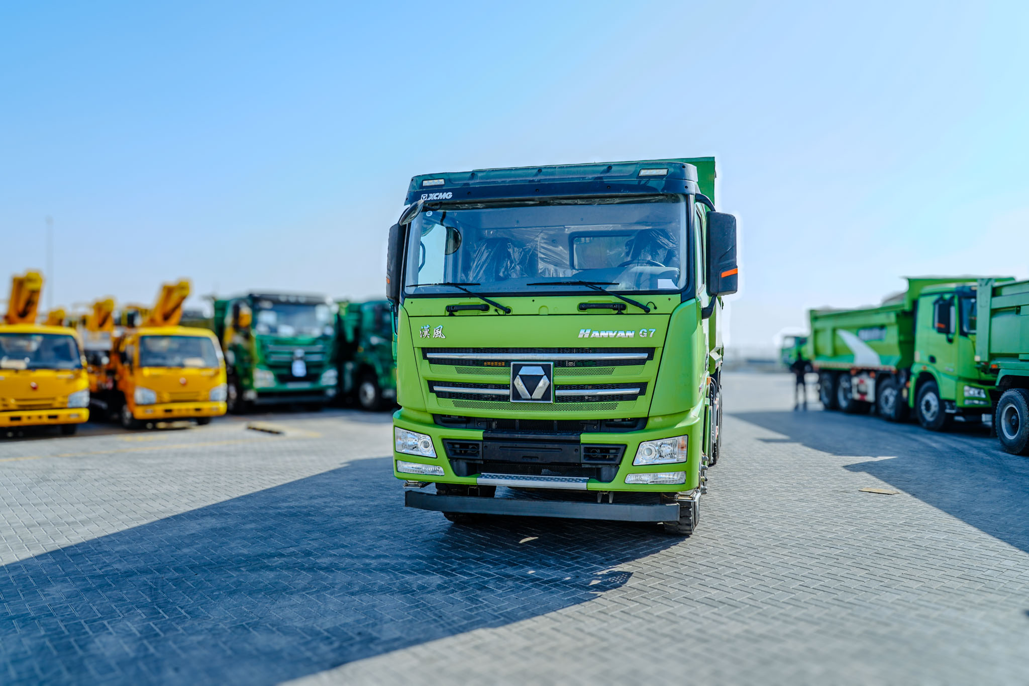 2021 XCMG HANVAN G7 XGA3310D5WE 8X4 Twin-Steer Sleeper Dump Truck (Unused) - Image 4