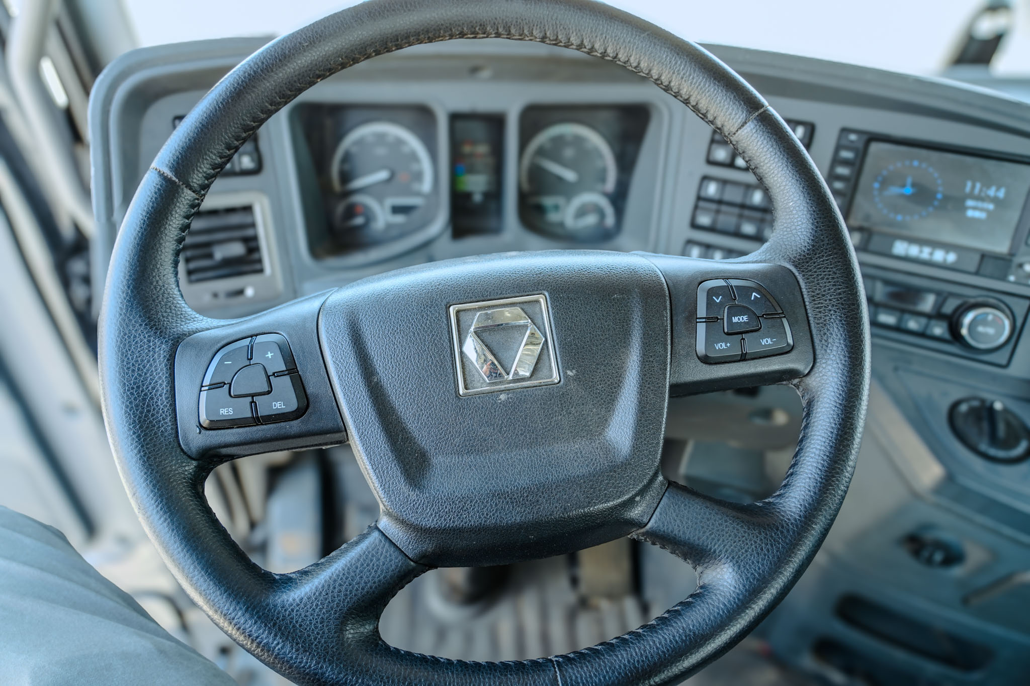 2021 XCMG NXG4251D5WC 6X4 Hanvan G9 Sleeper Truck Head (Unused) - Image 5