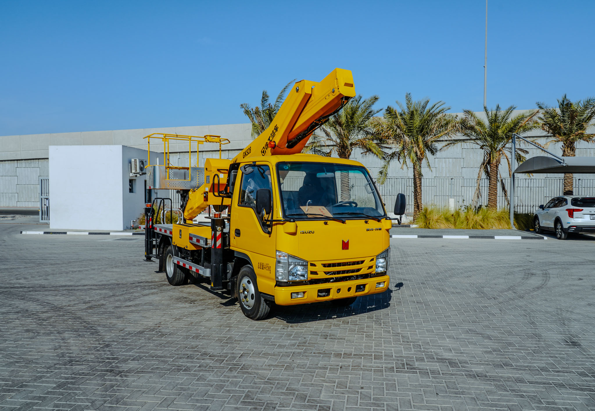 2024 XCMG GKS28GBJ 28m Aerial Platform Boom Lift on ISUZU 4X2 Flat Bed Truck (Unused)