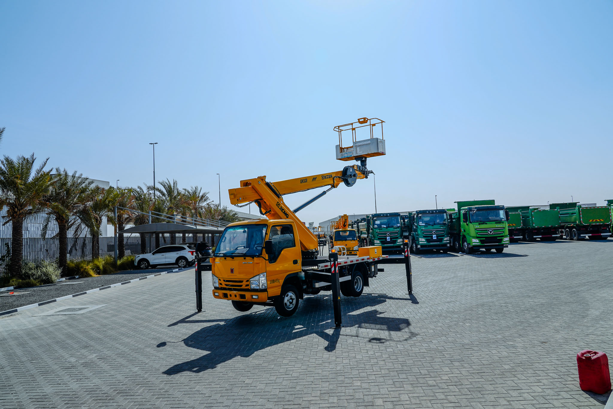 2024 XCMG GKS28GBJ 28m Aerial Platform Boom Lift on ISUZU 4X2 Flat Bed Truck (Unused) - Image 6