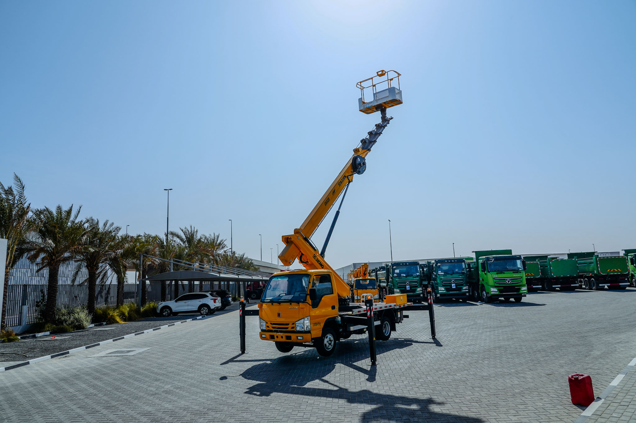 2024 XCMG GKS28GBJ 28m Aerial Platform Boom Lift on ISUZU 4X2 Flat Bed Truck (Unused) - Image 7