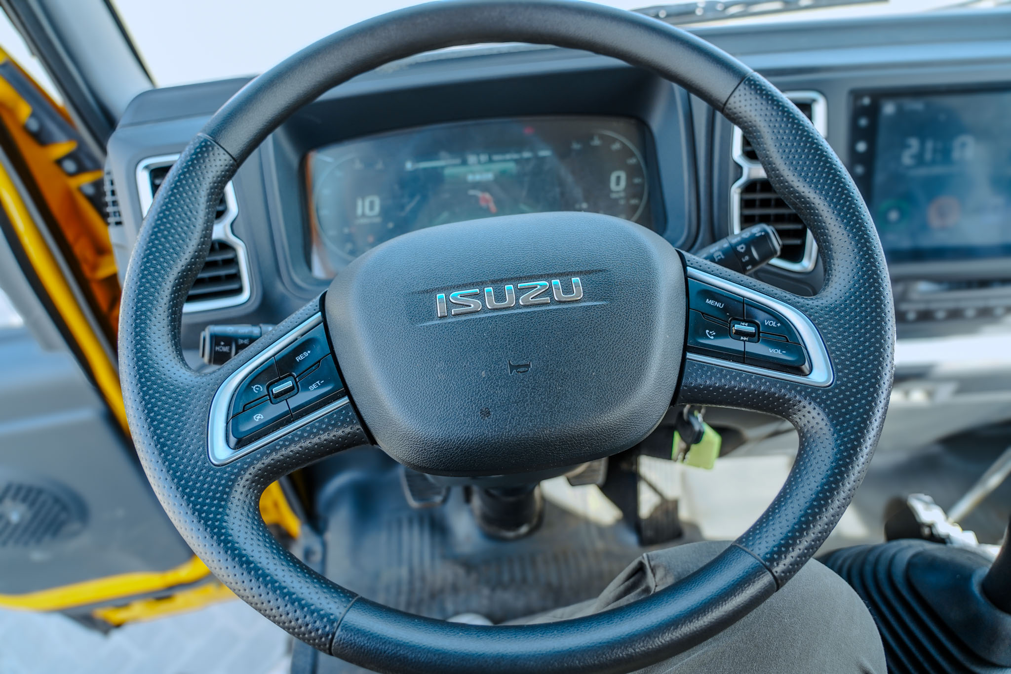 2024 XCMG GKS28GBJ 28m Aerial Platform Boom Lift on ISUZU 4X2 Flat Bed Truck (Unused) - Image 12