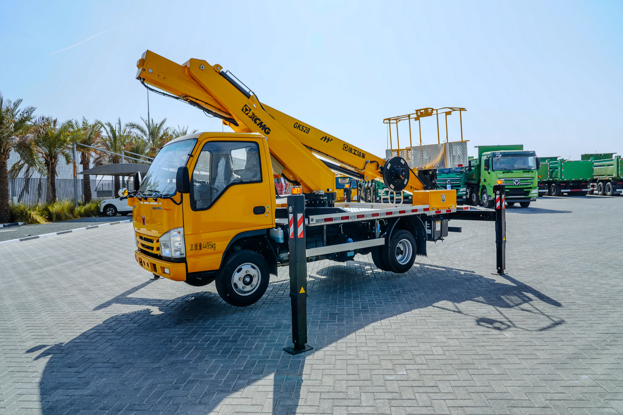 2024 XCMG GKS28GBJ 28m Aerial Platform Boom Lift on ISUZU 4X2 Flat Bed Truck (Unused) - Image 17