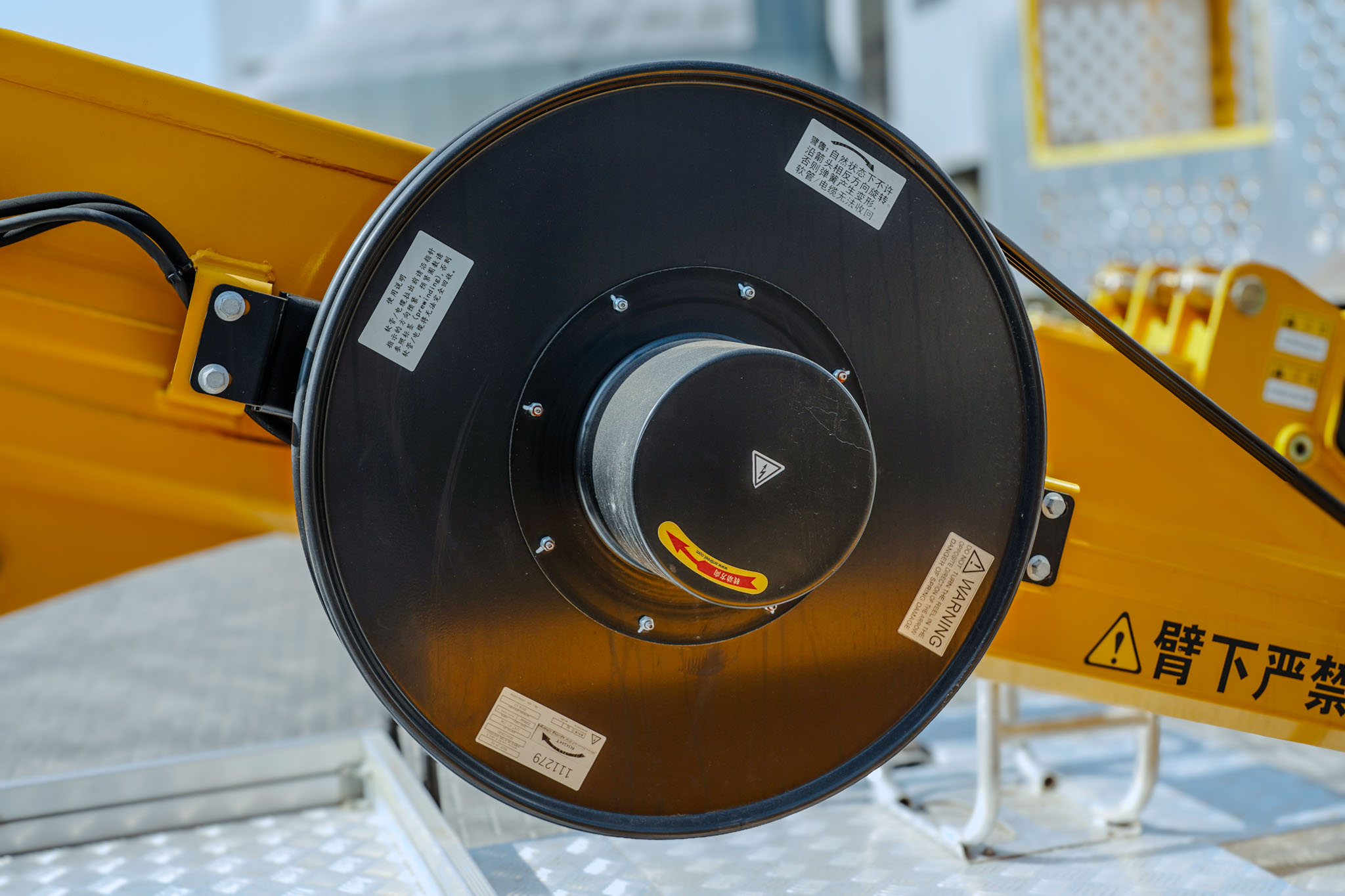 2024 XCMG GKS28GBJ 28m Aerial Platform Boom Lift on ISUZU 4X2 Flat Bed Truck (Unused) - Image 24