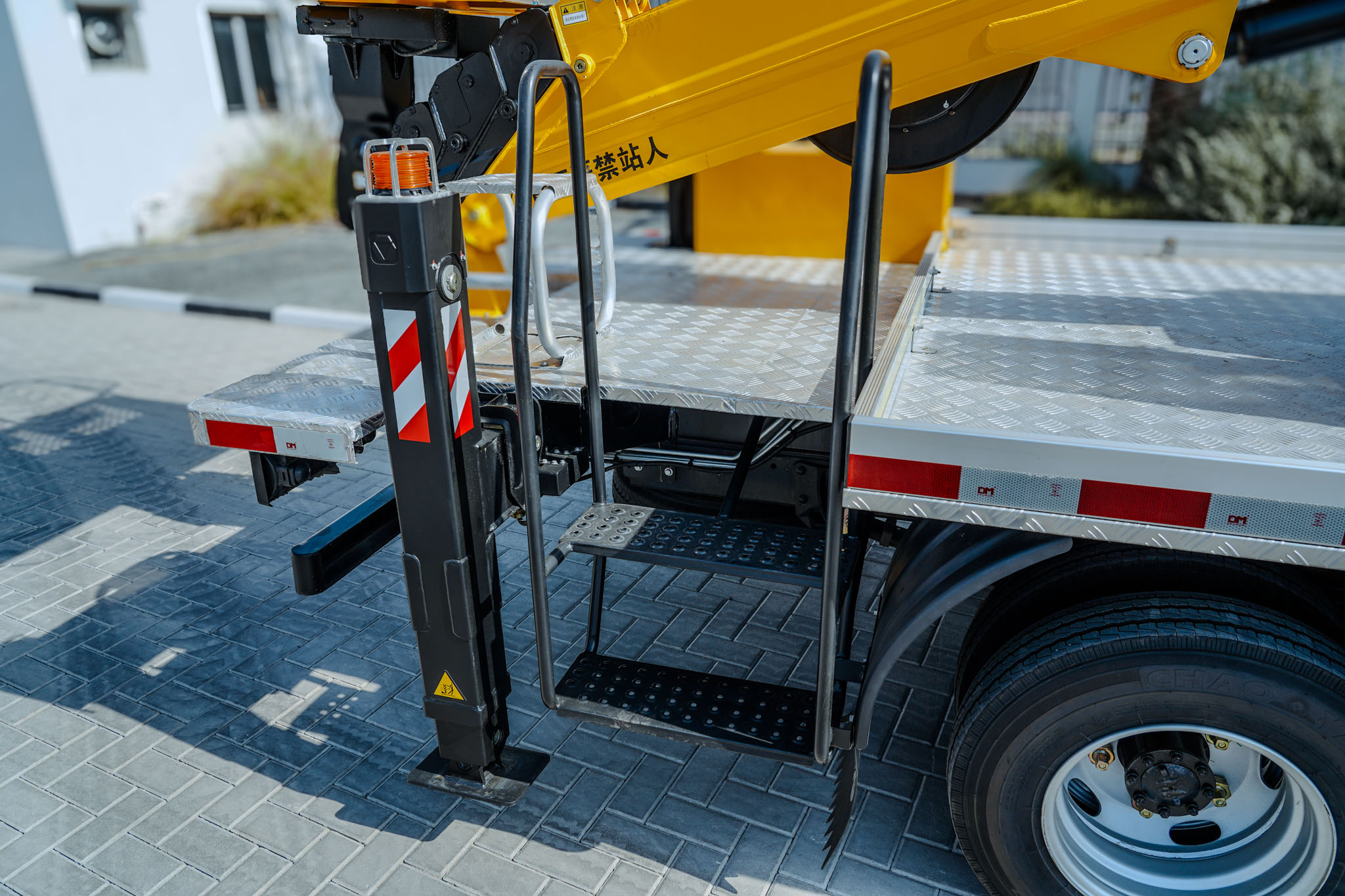 2024 XCMG GKS28GBJ 28m Aerial Platform Boom Lift on ISUZU 4X2 Flat Bed Truck (Unused) - Image 30