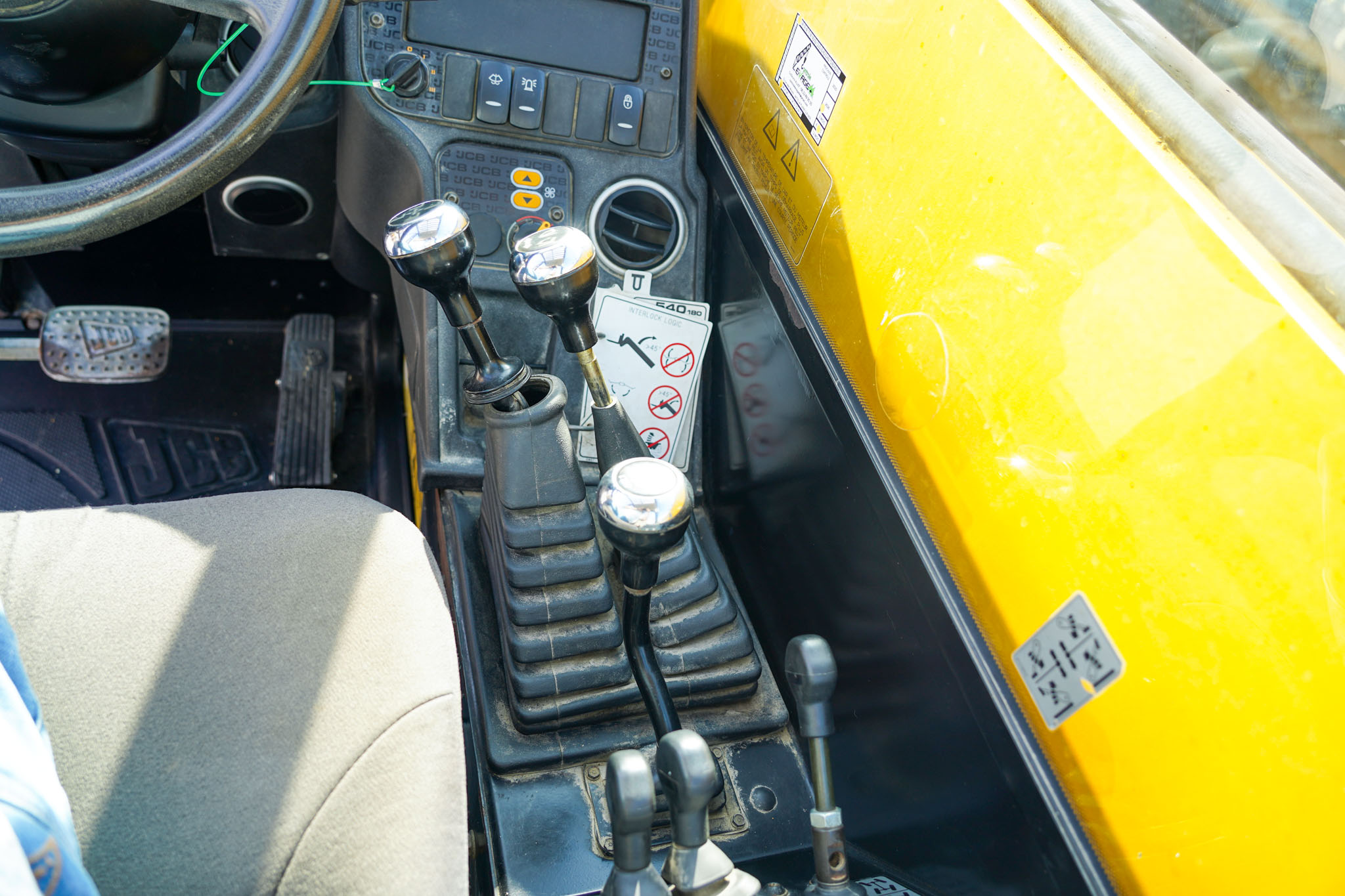 2017 JCB 540-180 Hi Viz Turbo Powershift Telehandler - Image 25