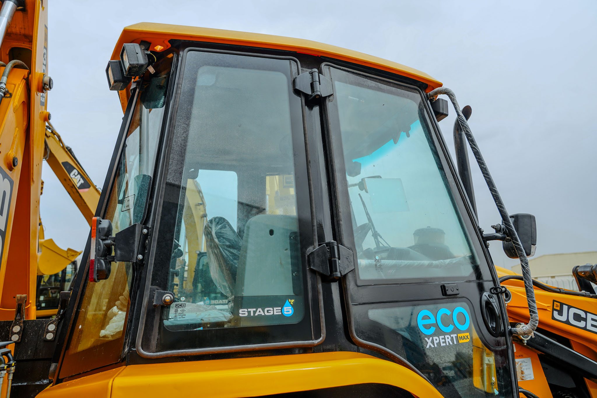 2025 JCB 3DX Plus 4X4 Backhoe Loader (Unused) - Image 11