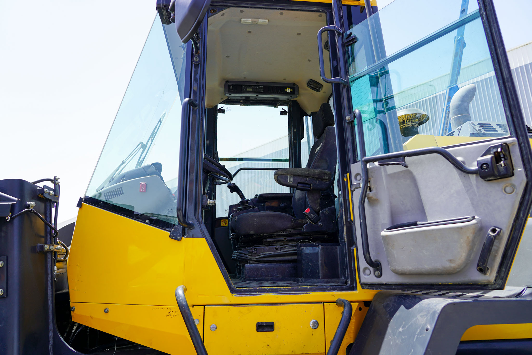 2018 Komatsu WA320-8 Wheel Loader - Image 22