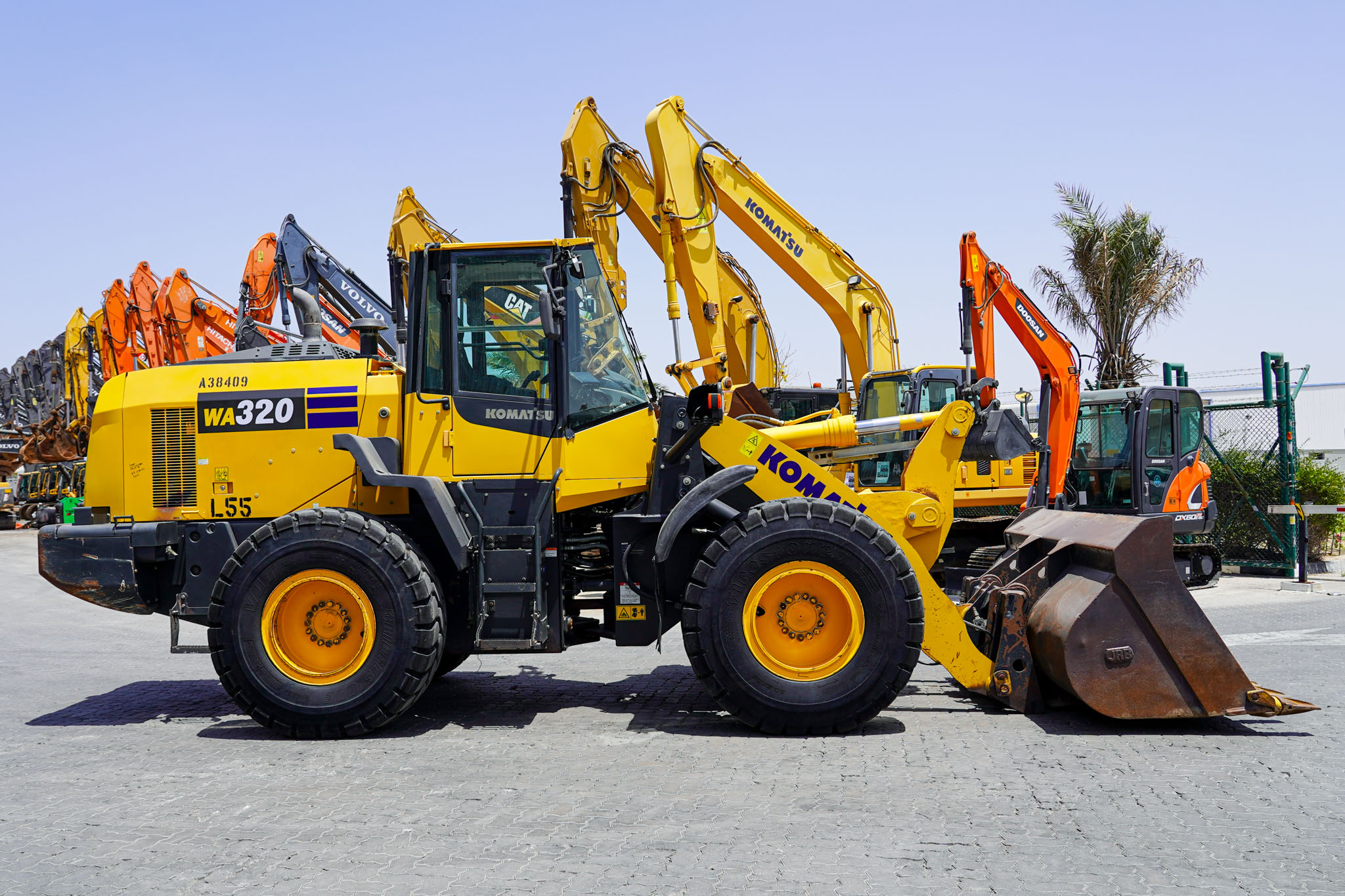 2018 Komatsu WA320-8 Wheel Loader - Image 7