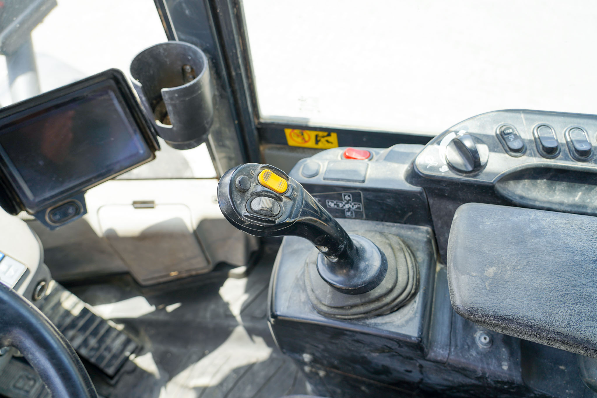 2018 Komatsu WA320-8 Wheel Loader - Image 26