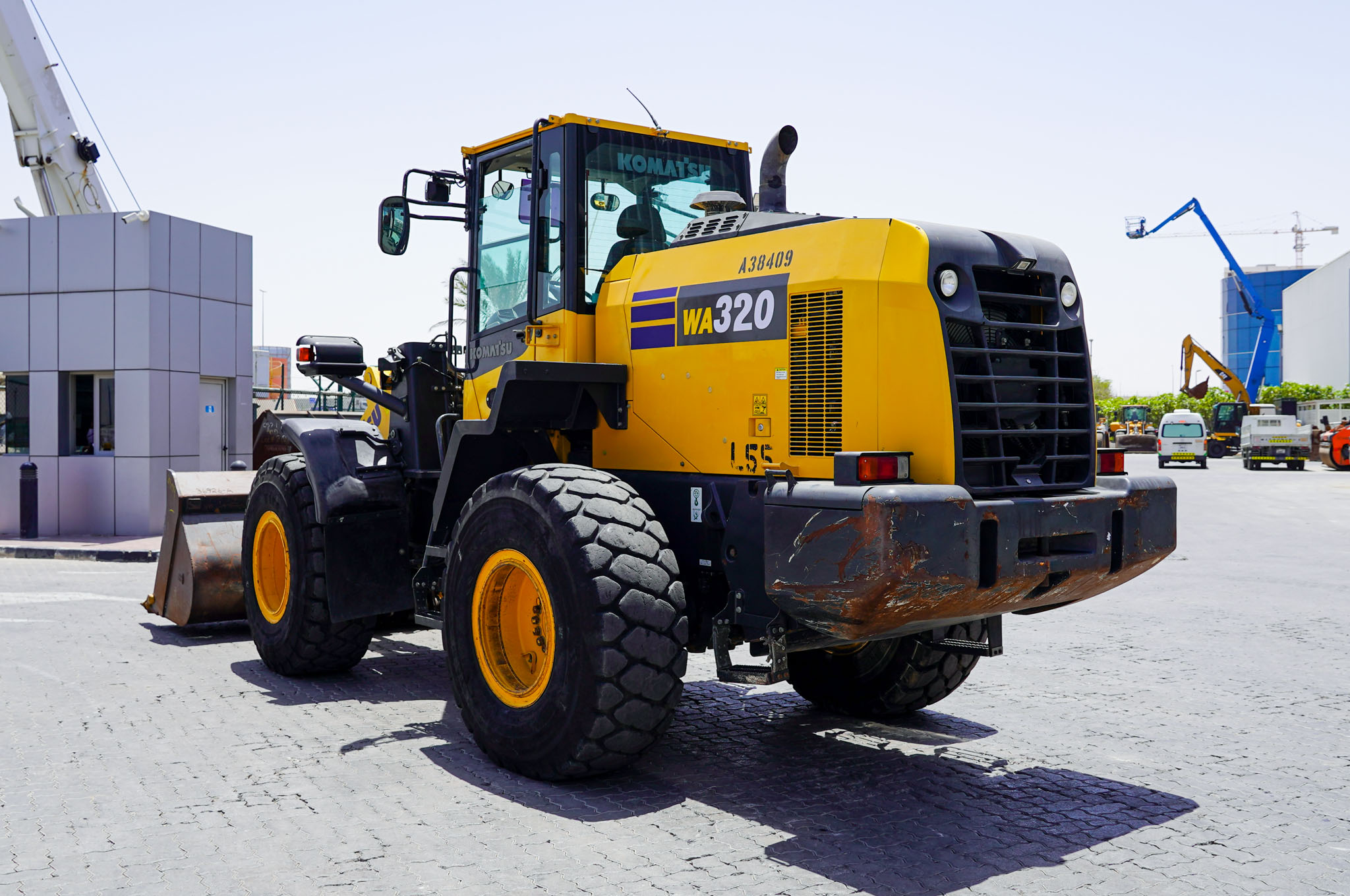2018 Komatsu WA320-8 Wheel Loader - Image 4