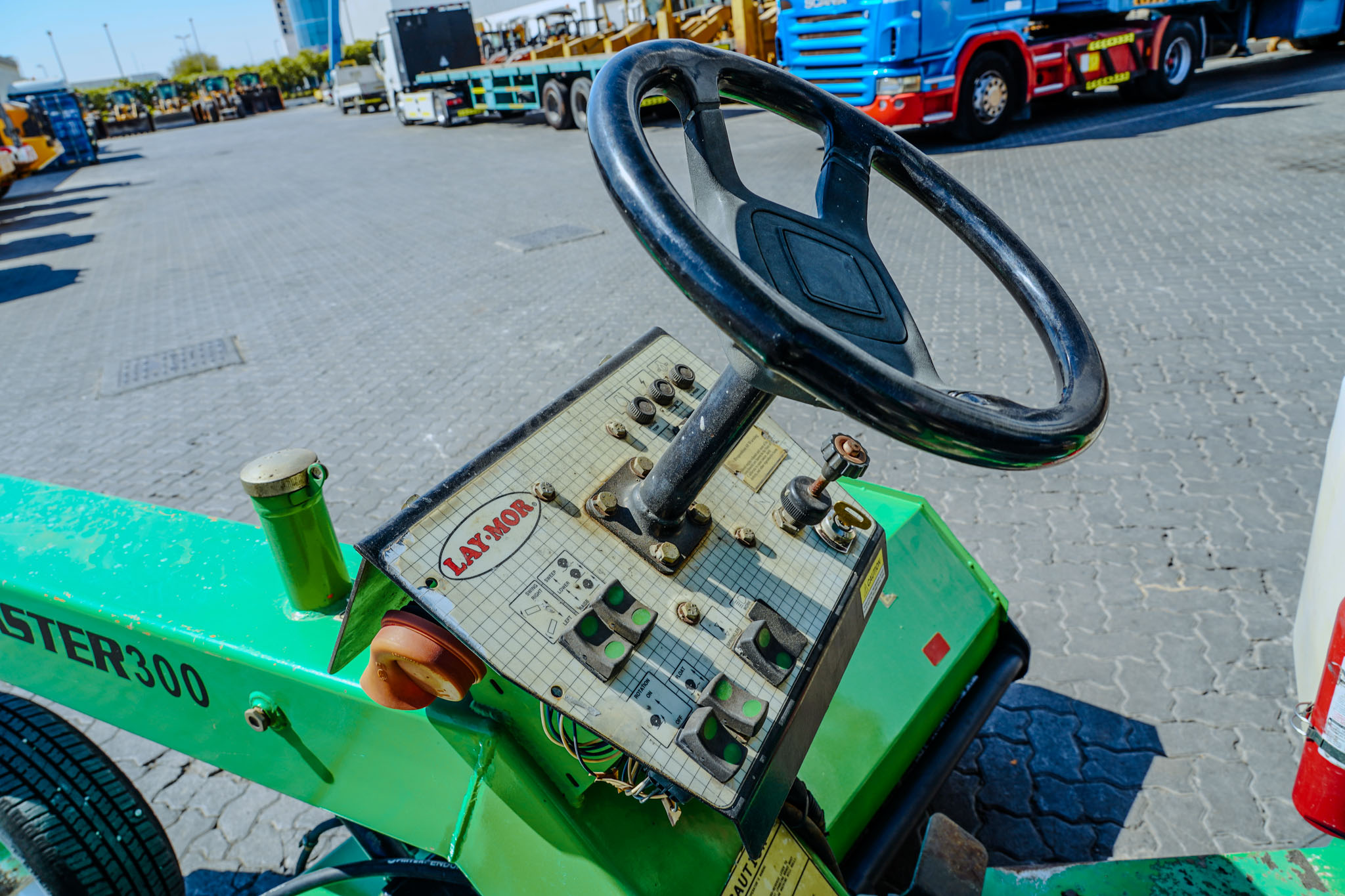 2017 LAY-MOR SM300 Self-Propelled Broom - Image 8