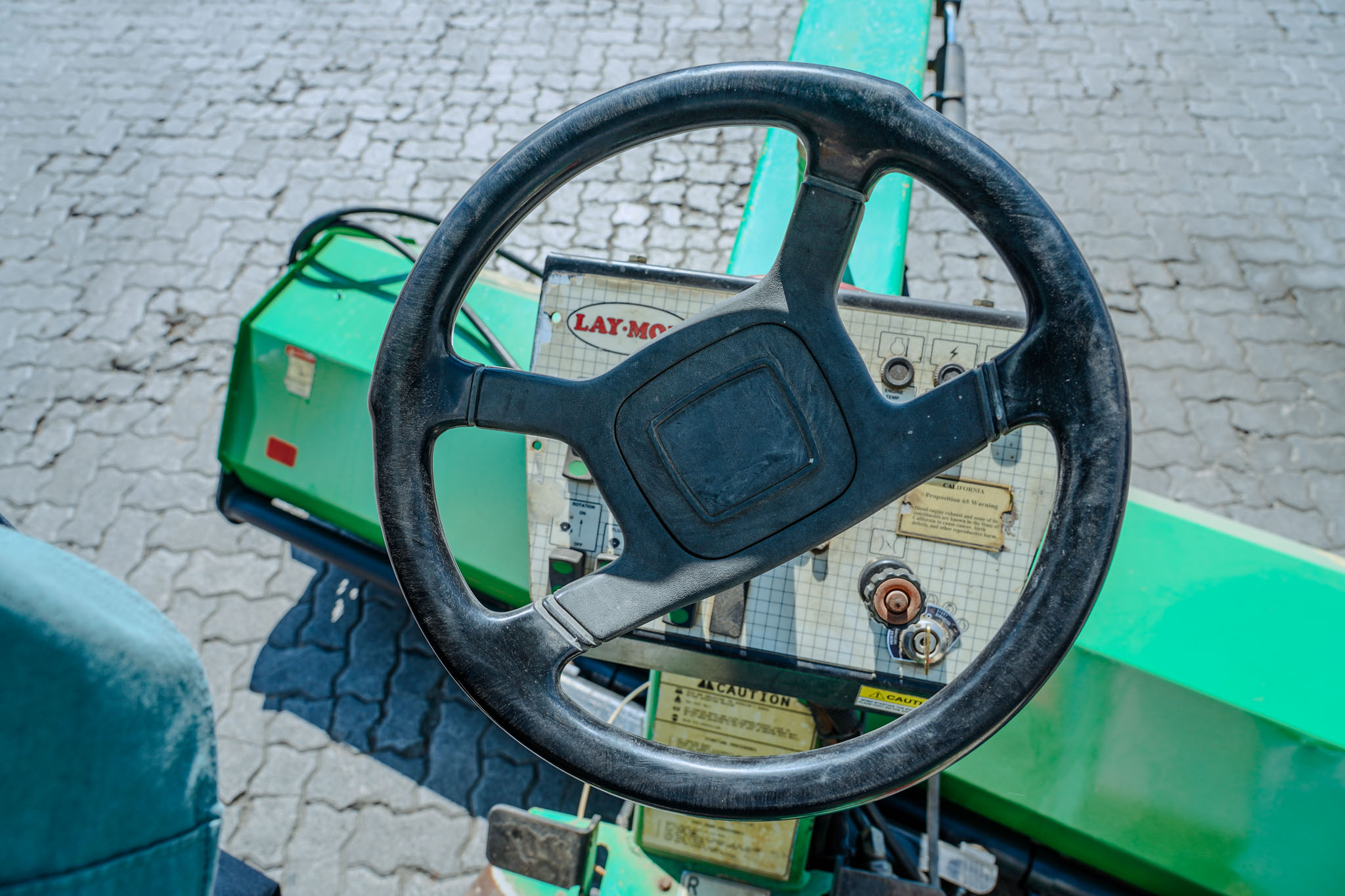 2017 LAY-MOR SM300 Self-Propelled Broom - Image 11