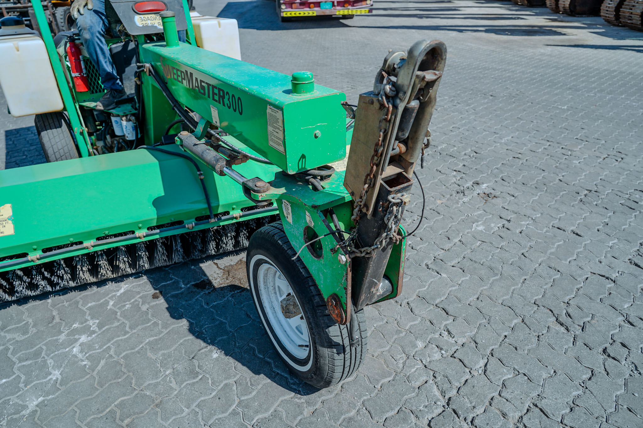 2017 LAY-MOR SM300 Self-Propelled Broom - Image 5