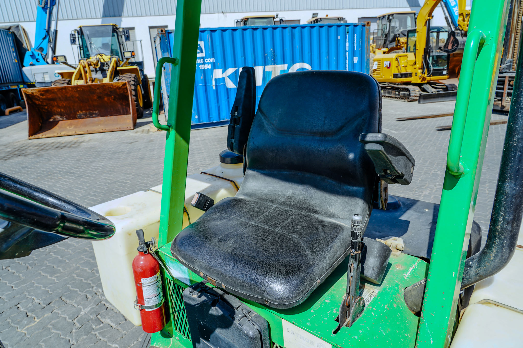 2017 LAY-MOR SM300 Self-Propelled Broom - Image 13